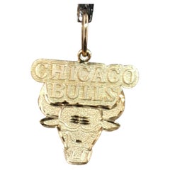 Vintage 14K Gold Chicago Bulls NBA Pendant Charm Textured Diamond Cut 2.7g