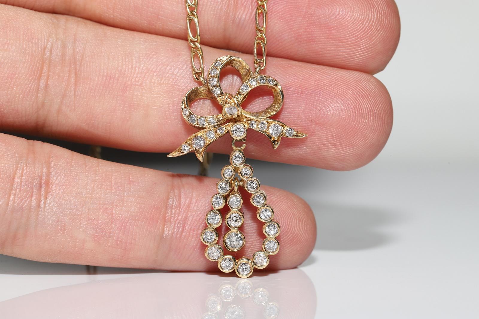 Vintage 14k Gold Circa 1970er Jahre Natürlicher Diamant Dekorierte Amulet Halskette  im Angebot 1
