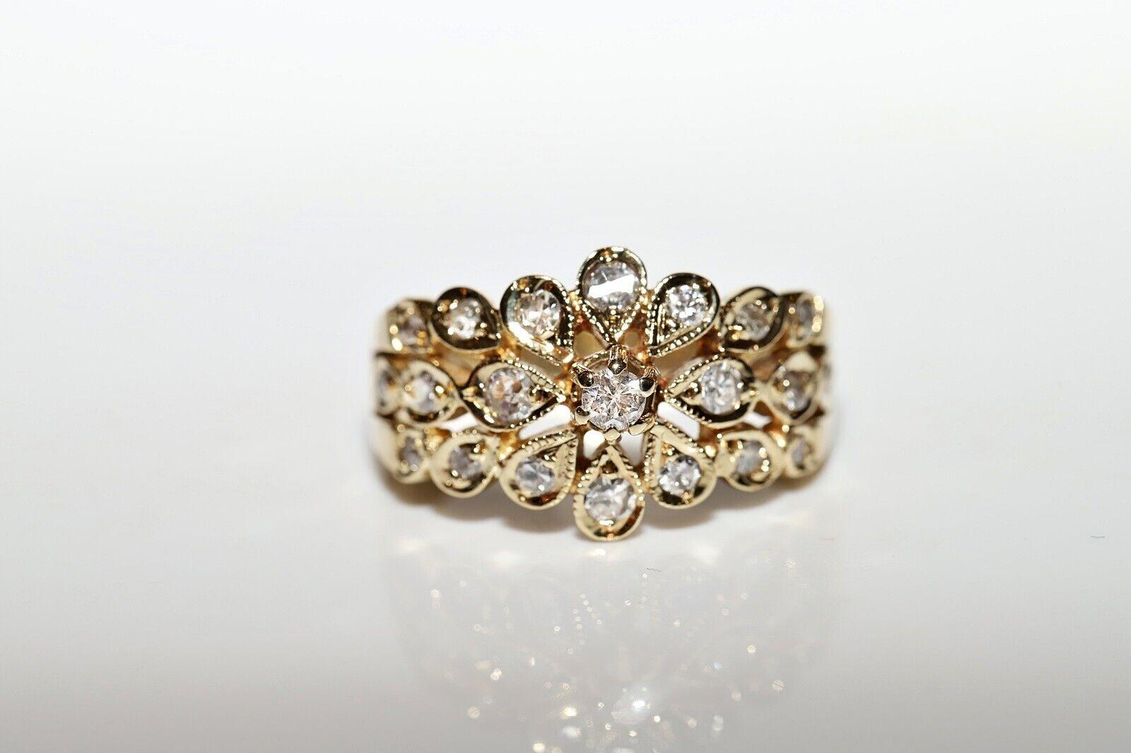 In ottime condizioni.
Il peso totale è di 5,6 grammi.
Totalmente è un diamante di 0,75 carati.
Thediamond  è ha  Colore G-H e vvs-vs-s1 .
La misura dell'anello è US 8 (offriamo il ridimensionamento gratuito)
Possiamo realizzare qualsiasi