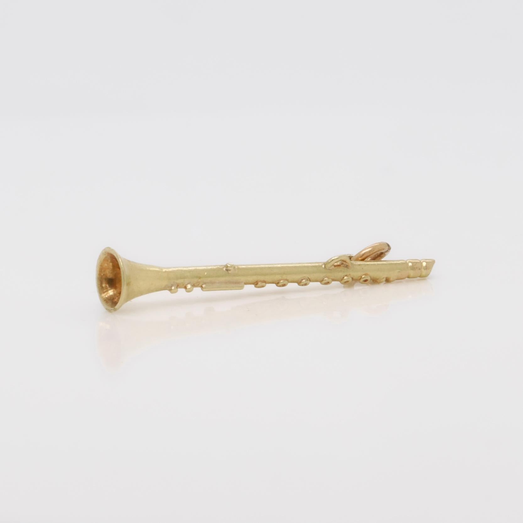 Charme per clarinetto in oro 14K vintage per un braccialetto in vendita 5