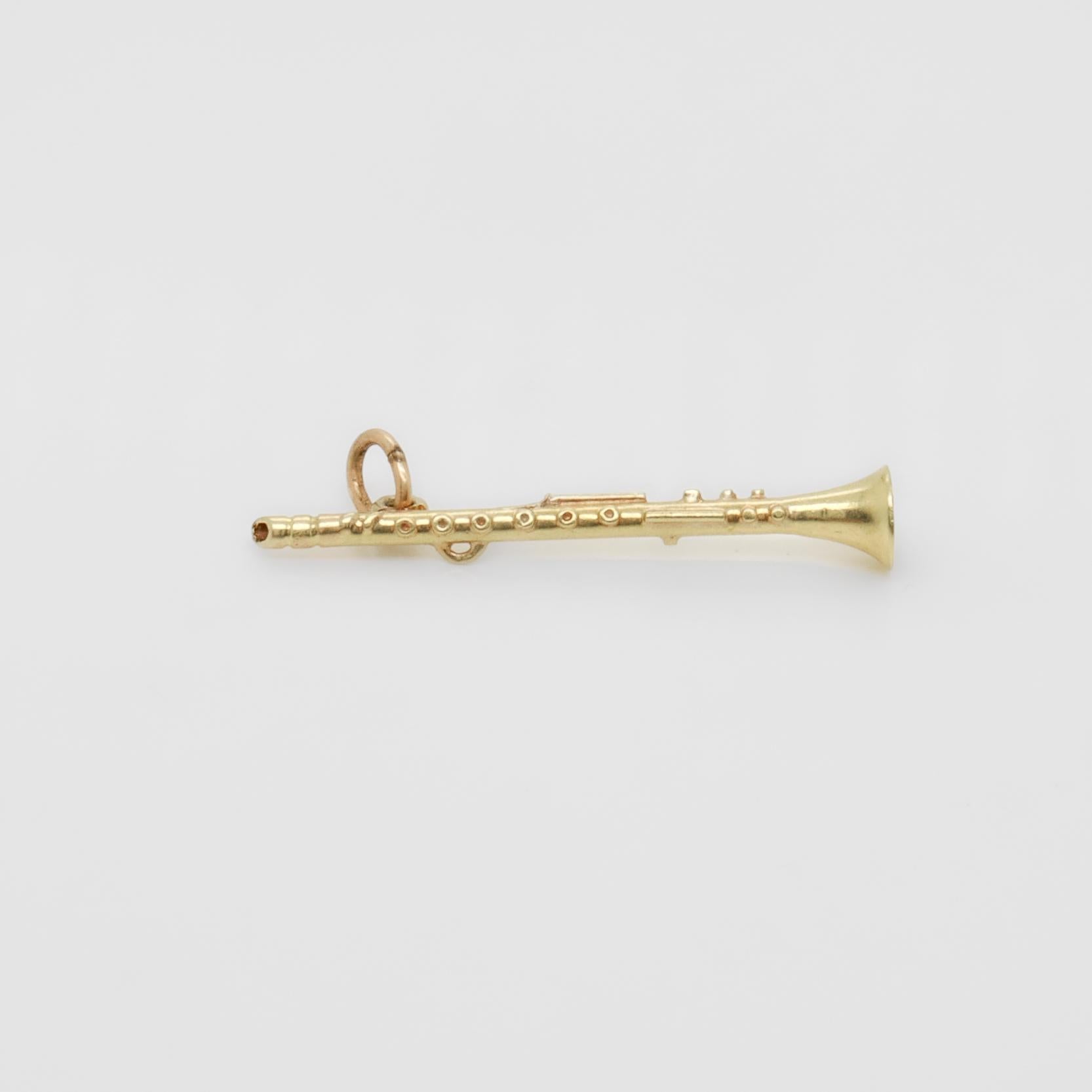 Charme per clarinetto in oro 14K vintage per un braccialetto in vendita 7