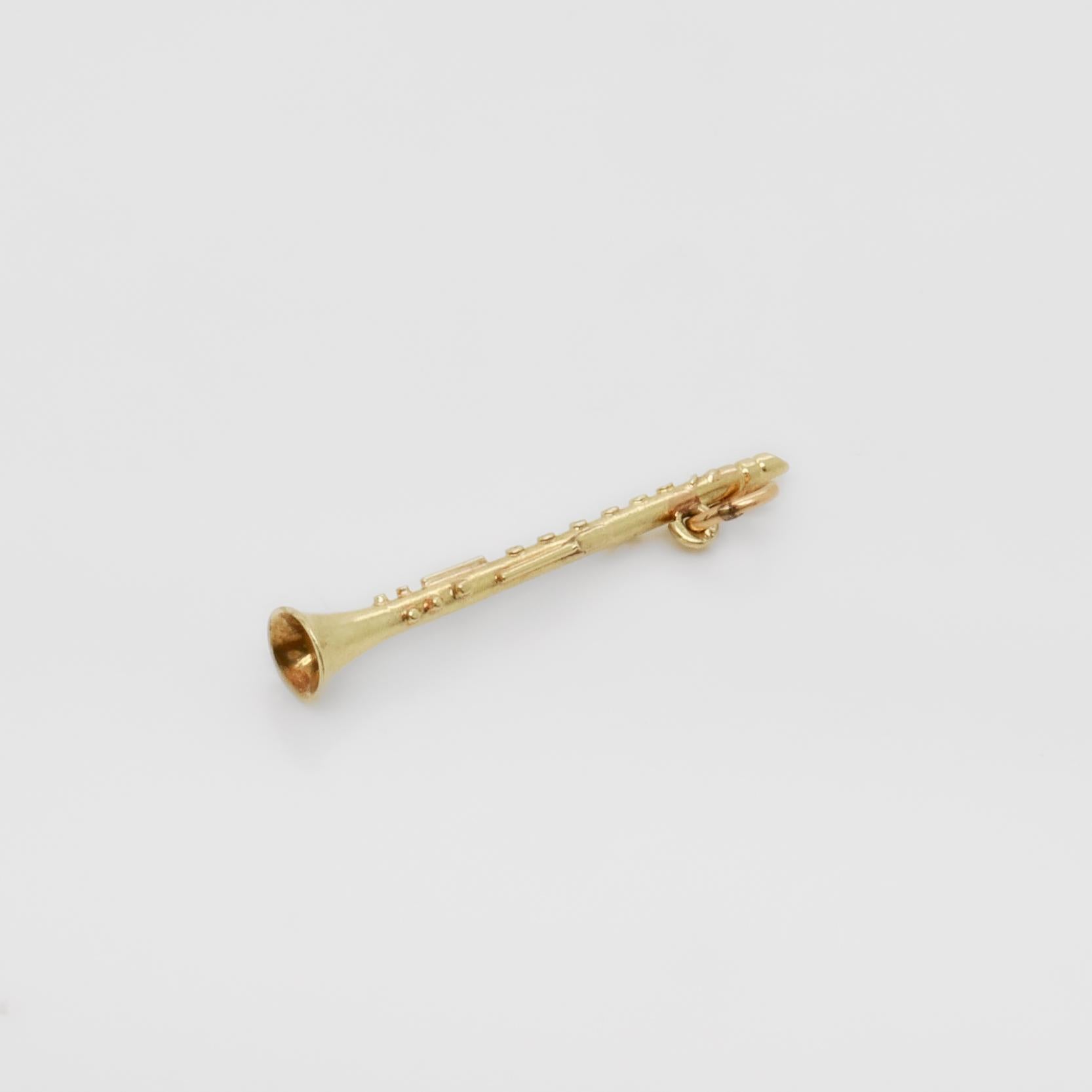 Charme per clarinetto in oro 14K vintage per un braccialetto in vendita 9