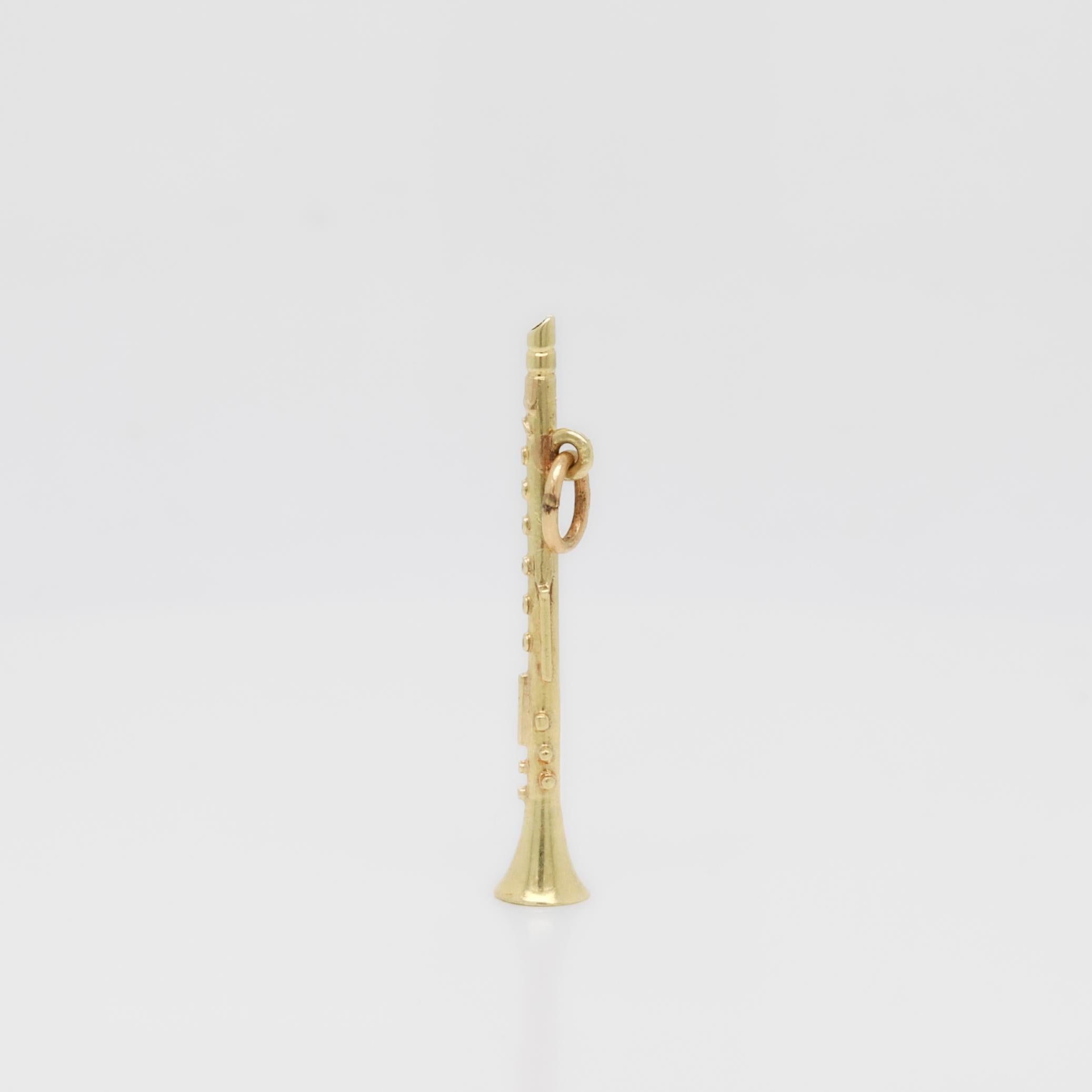 Charme per clarinetto in oro 14K vintage per un braccialetto in vendita 1