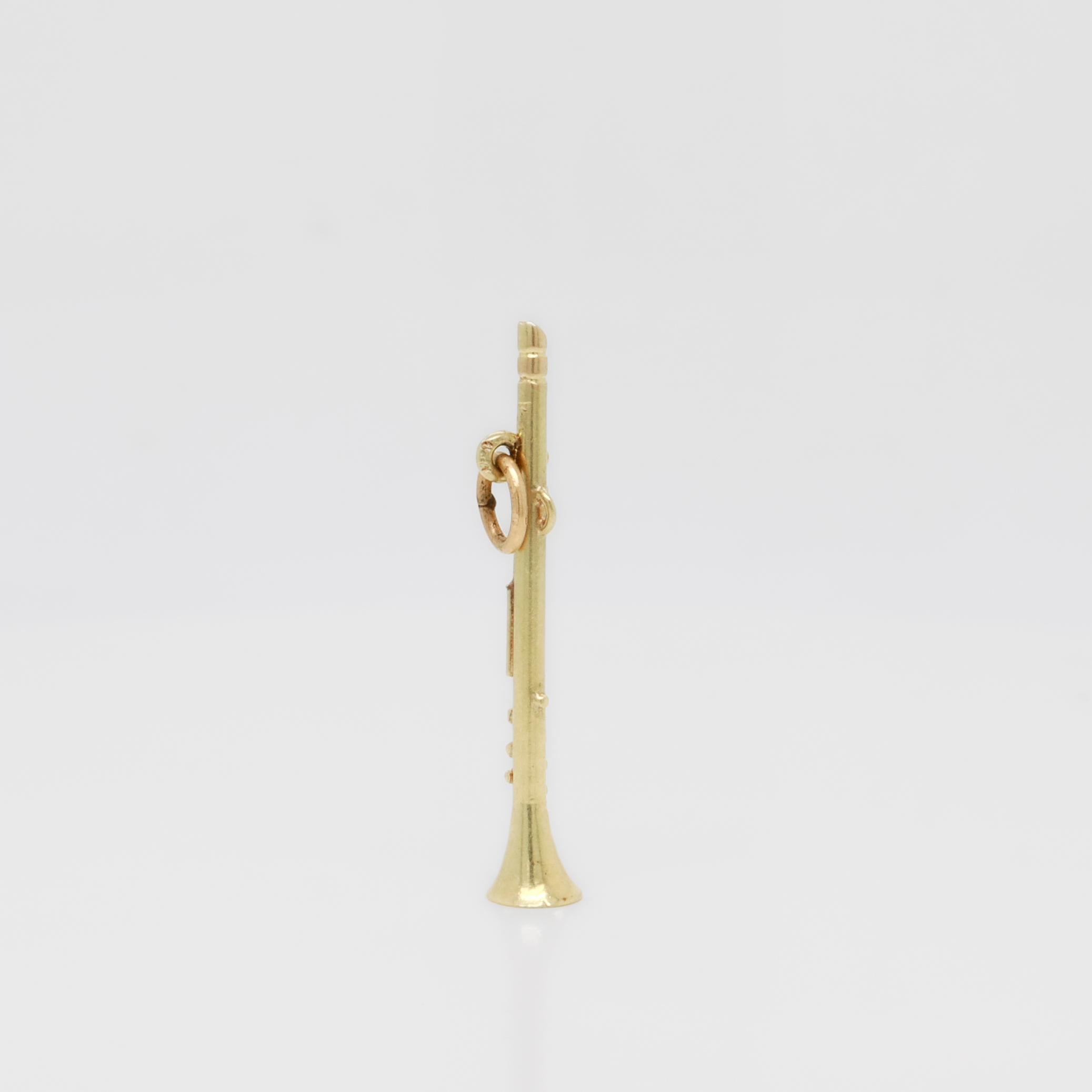 Charme per clarinetto in oro 14K vintage per un braccialetto in vendita 2