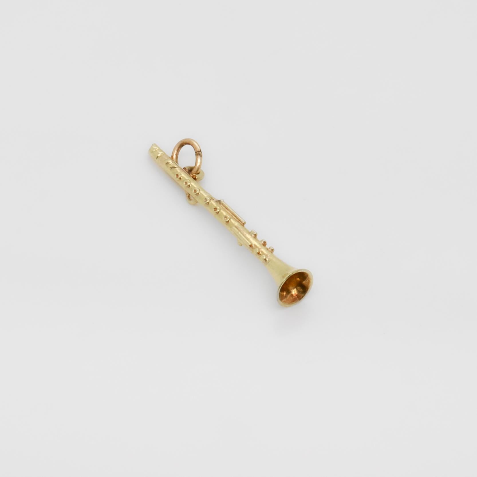 Charme per clarinetto in oro 14K vintage per un braccialetto in vendita 3