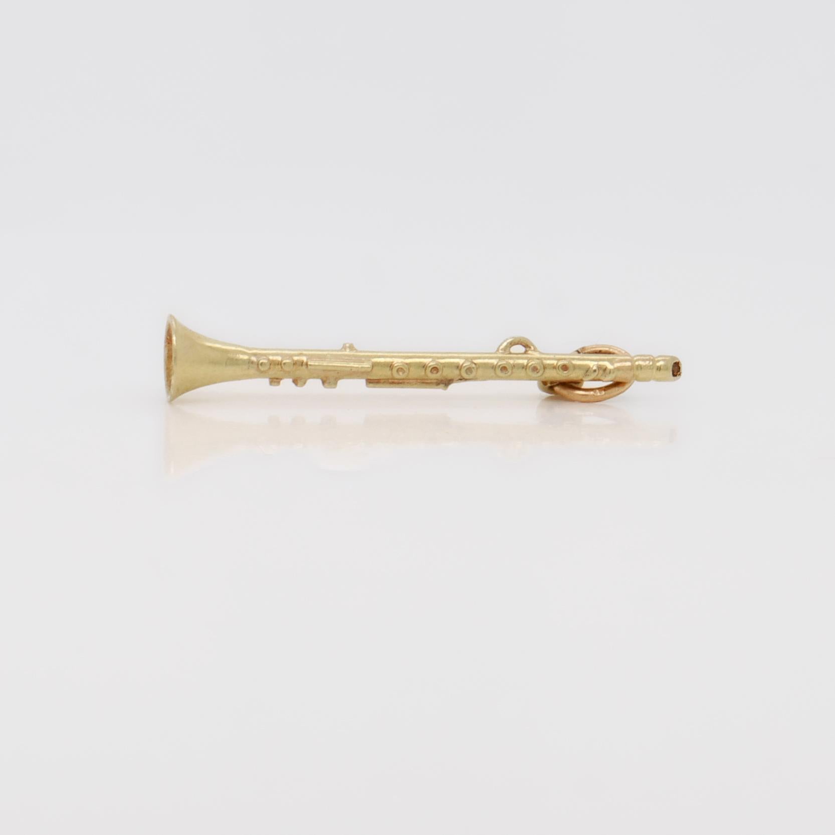 Charme per clarinetto in oro 14K vintage per un braccialetto in vendita 4