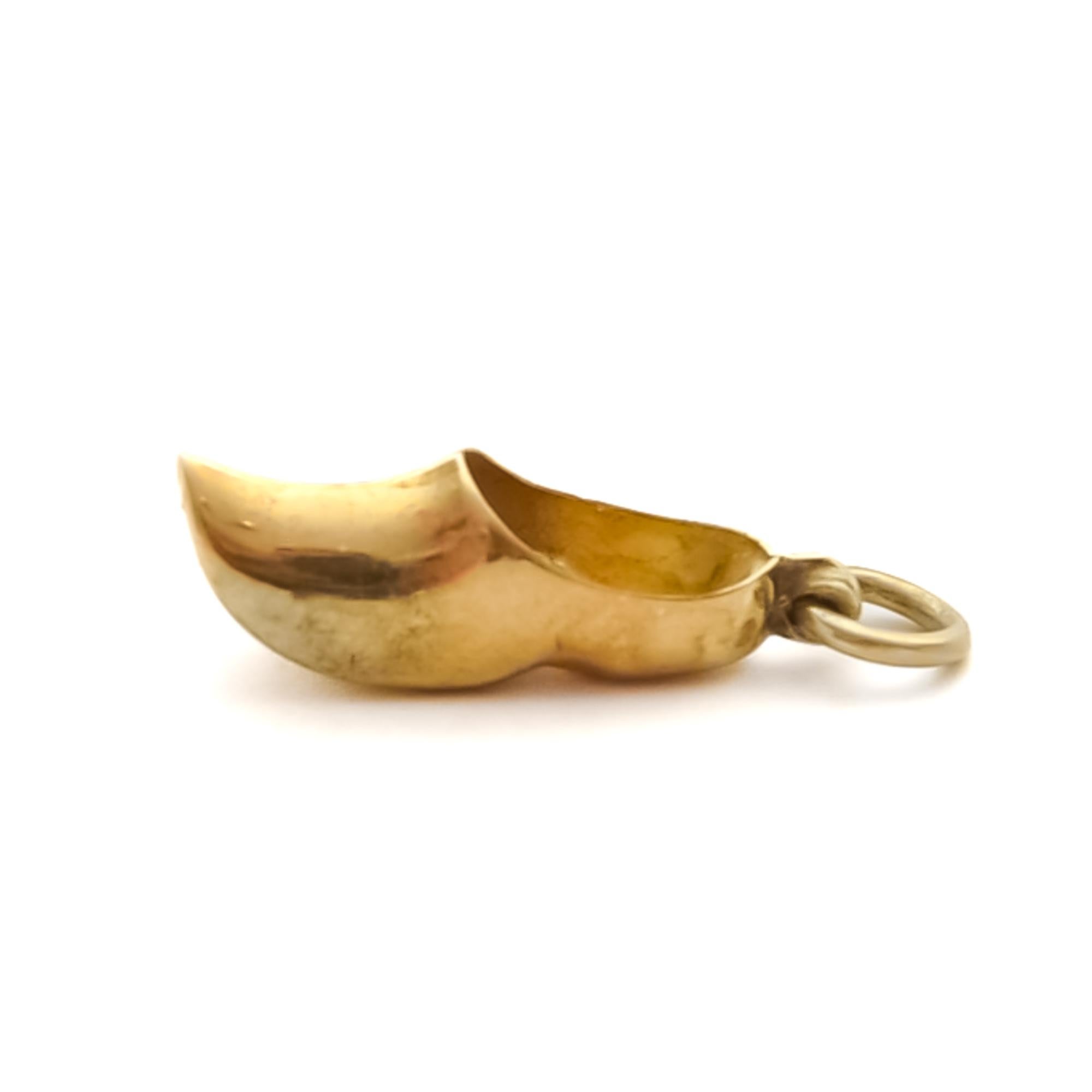 Mid-Century 14K Gold Clog Charm Pendant For Sale 1