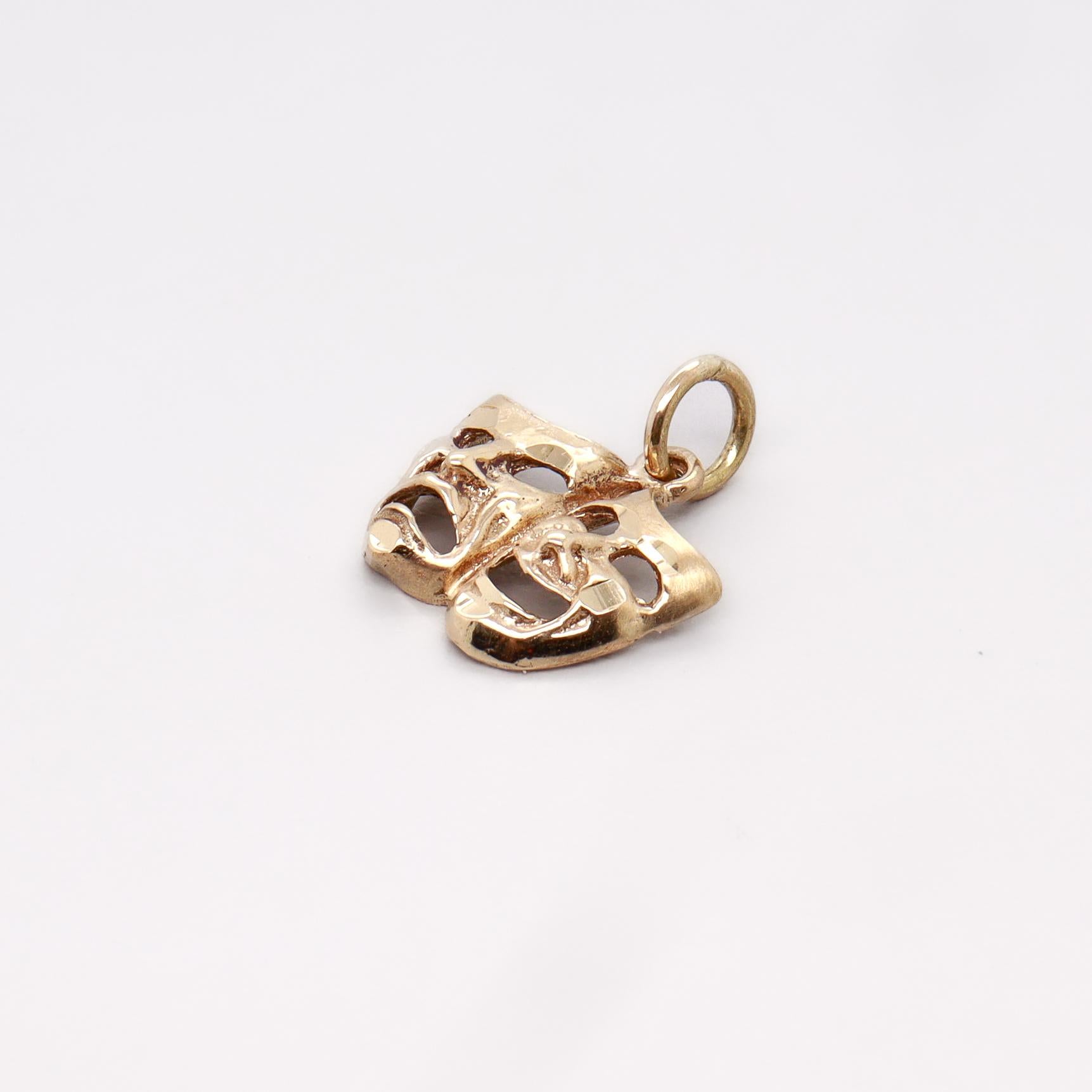 Vintage 14K Gold Comedy & Tragedy Masks Figural Charm for a Bracelet en vente 2