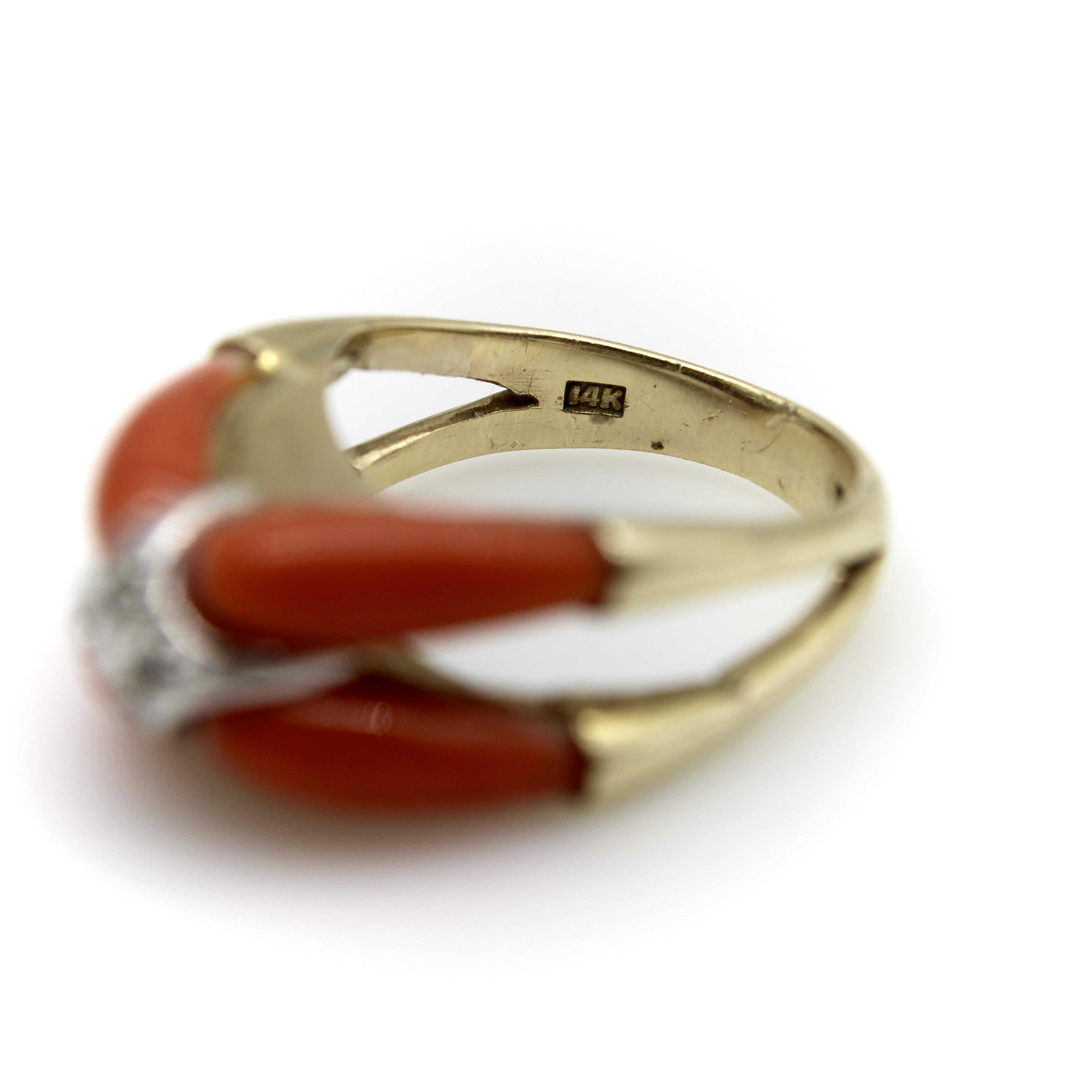 Modernistischer Ring aus 14 Karat Gold mit Koralle und Diamant im Angebot 3