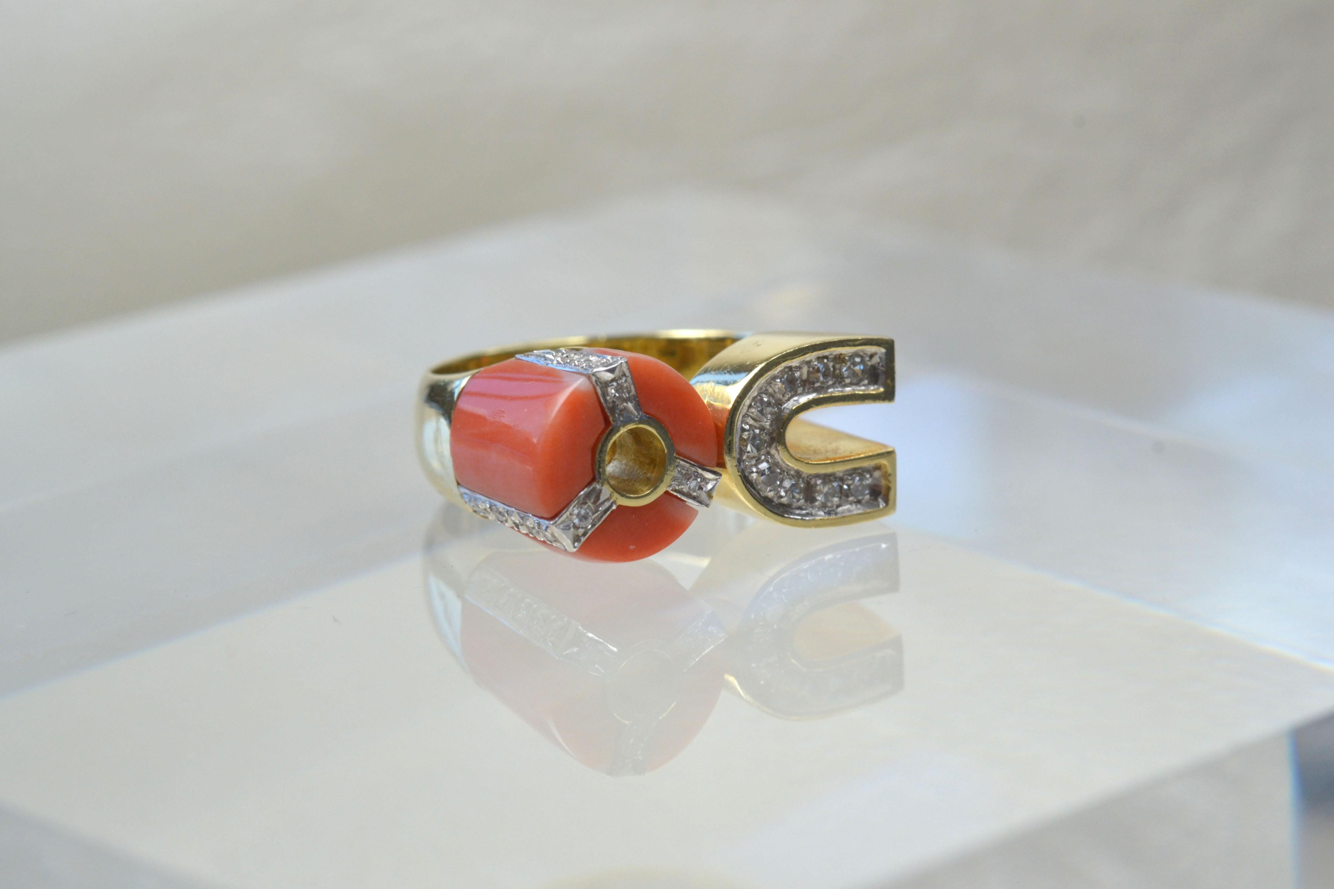 Vintage 14k Gold Coral and Diamond Shape Ring One-of-a-kind For Sale 1