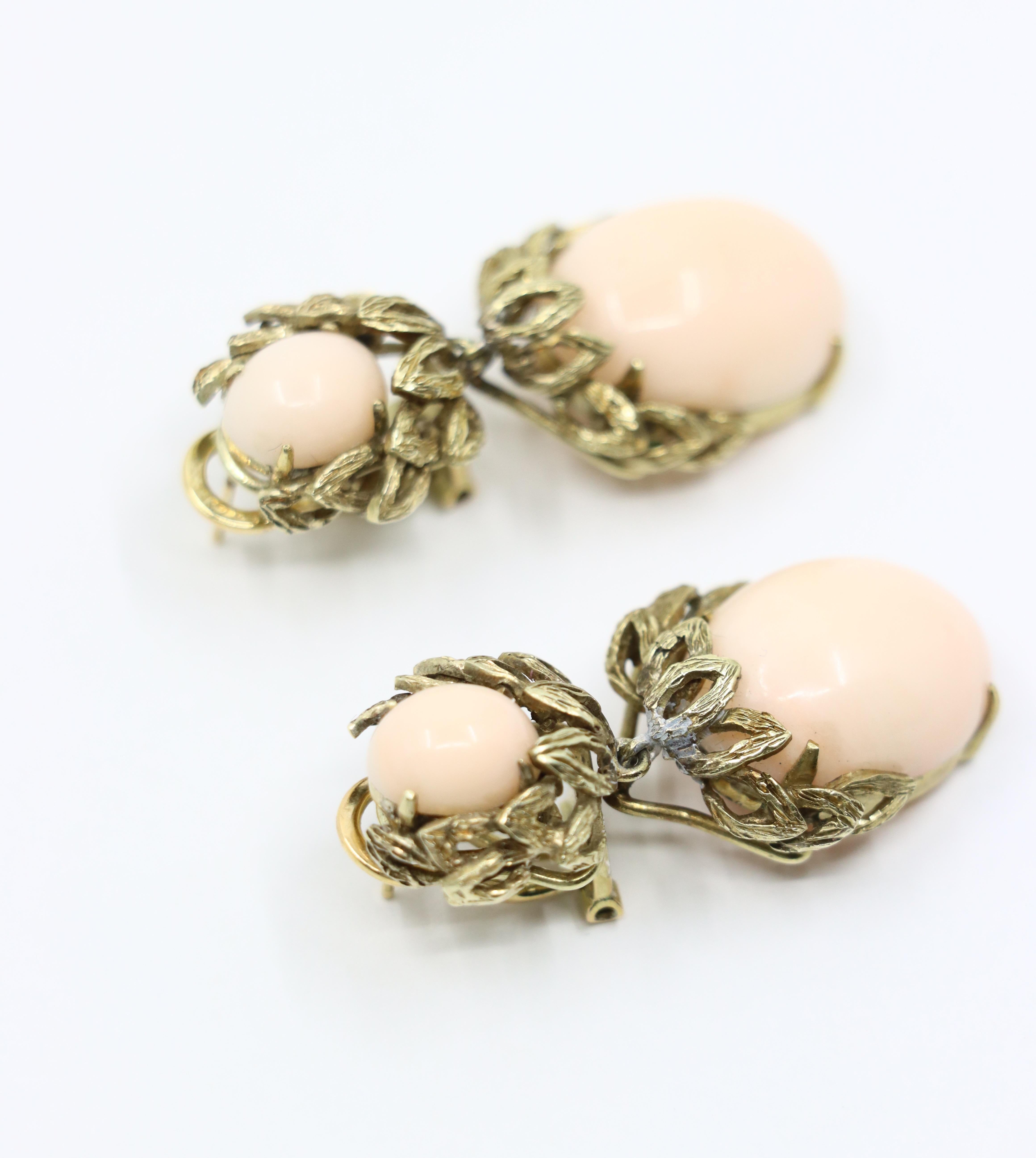 Ohrringe, 14 Karat Gold Koralle Cabochon im Angebot 1