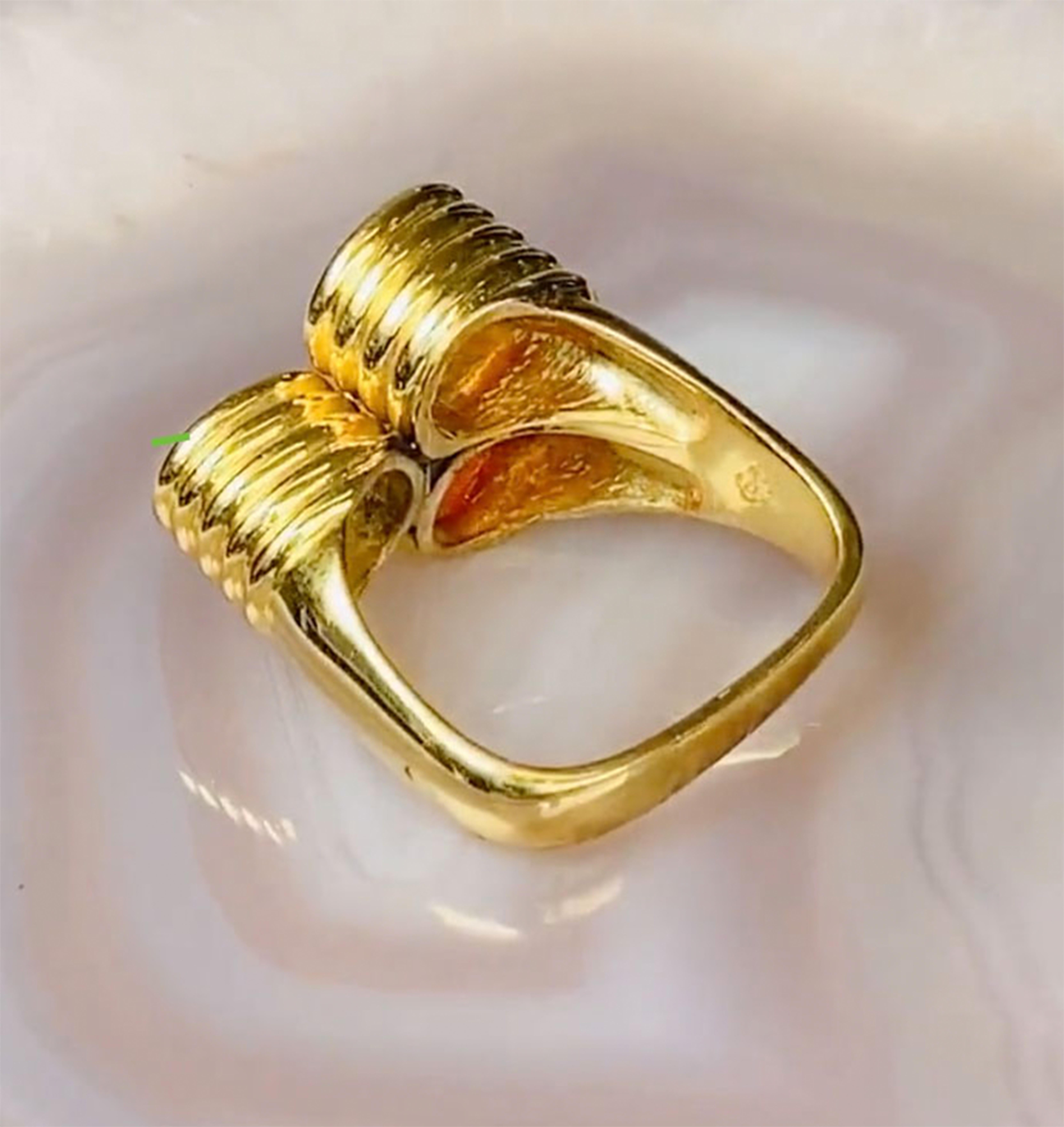 Einzigartiger Vintage-Cluster-Ring aus 14 Karat Gold Koralle und Diamant mit weißen Diamanten, Vintage (Rundschliff) im Angebot