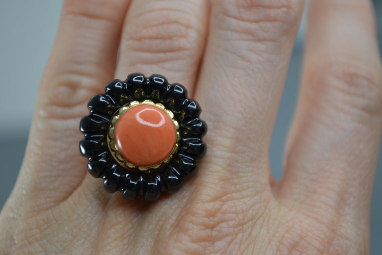 Vintage 14k Gold Coral & Onyx Flower Ring One-of-a-Kind For Sale 1