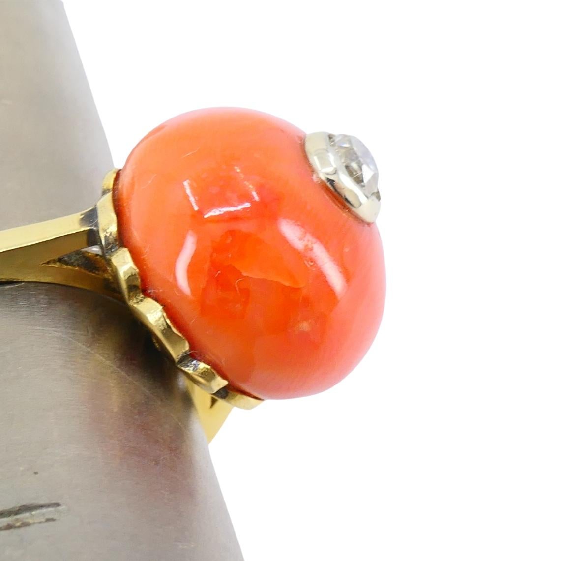 Anello di corallo d'epoca in oro 14k con accenti di diamante in vendita 5