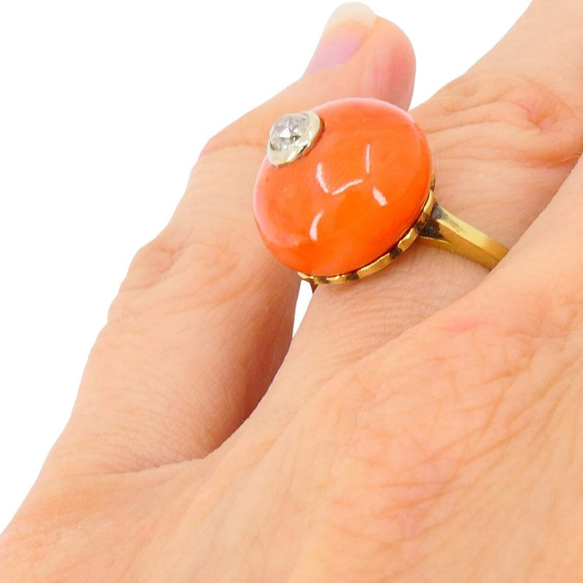 Anello di corallo d'epoca in oro 14k con accenti di diamante in vendita 7