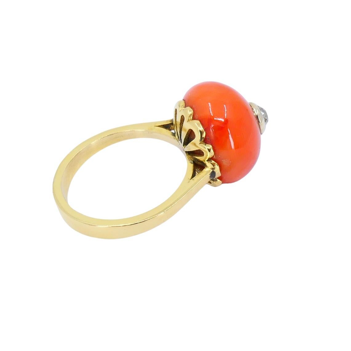 Anello di corallo d'epoca in oro 14k con accenti di diamante in vendita 2