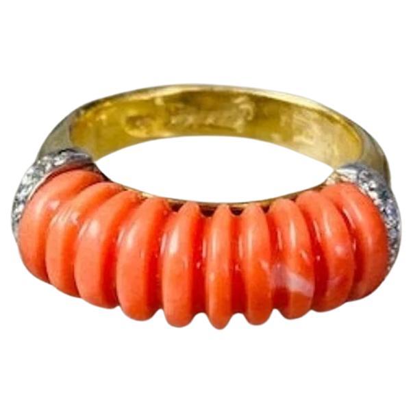 Vintage 14k Gold Coral Scalloped Ring with White Diamonds, One-of-a-kind For Sale