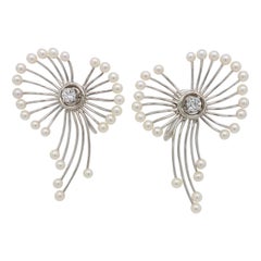 Boucles d'oreilles en or 14K avec diamants et perles Akoya Circa 1950