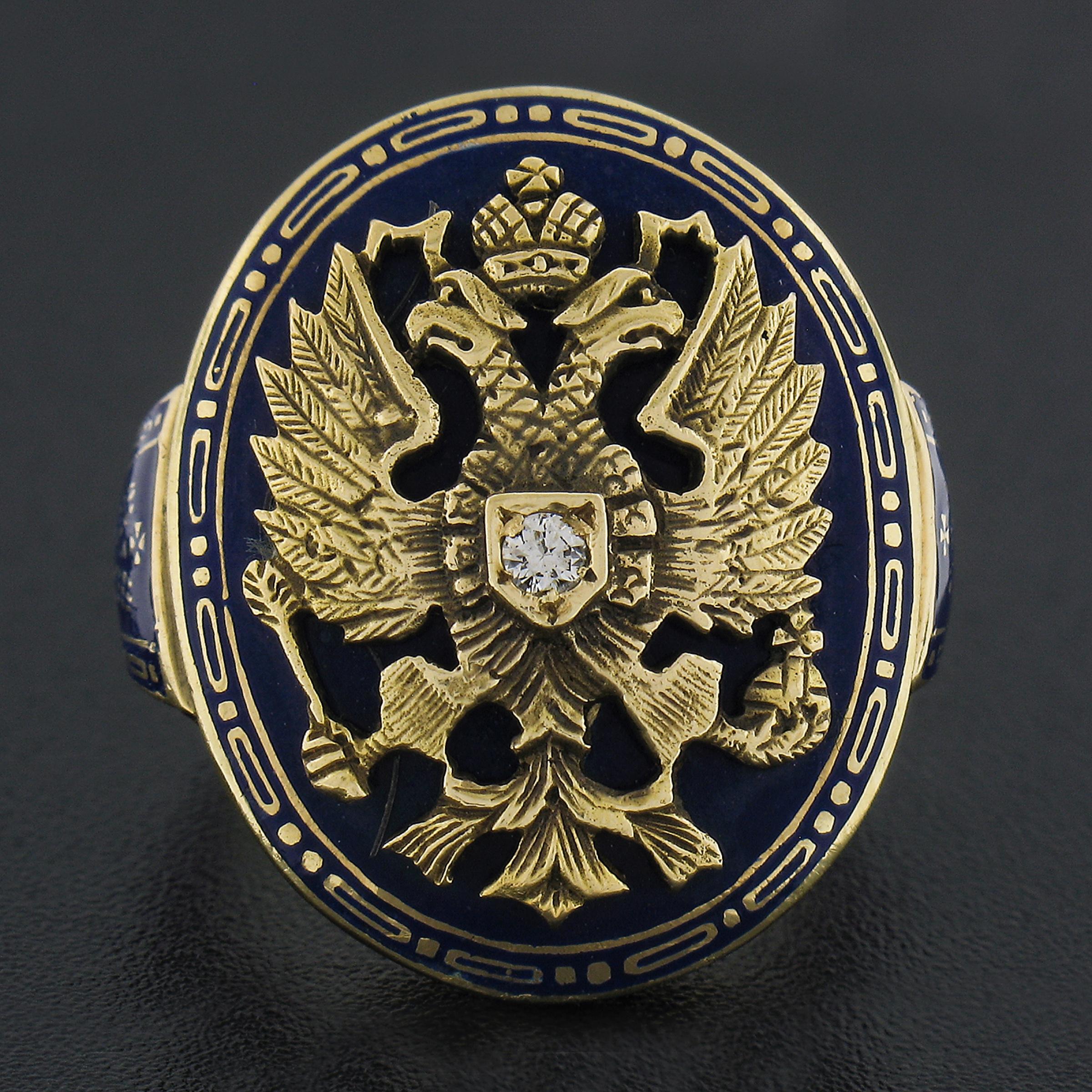--Pierre(s) :...
(1) Diamants véritables naturels - taille ronde et brillante - sertis en pavé - couleur H - SI1  Clarté - 0.04ct (approx.)

MATERIAL : Or jaune massif 14K
Poids : 11,96 grammes
Taille de la bague : 8.0 (ajustée sur un doigt. nous