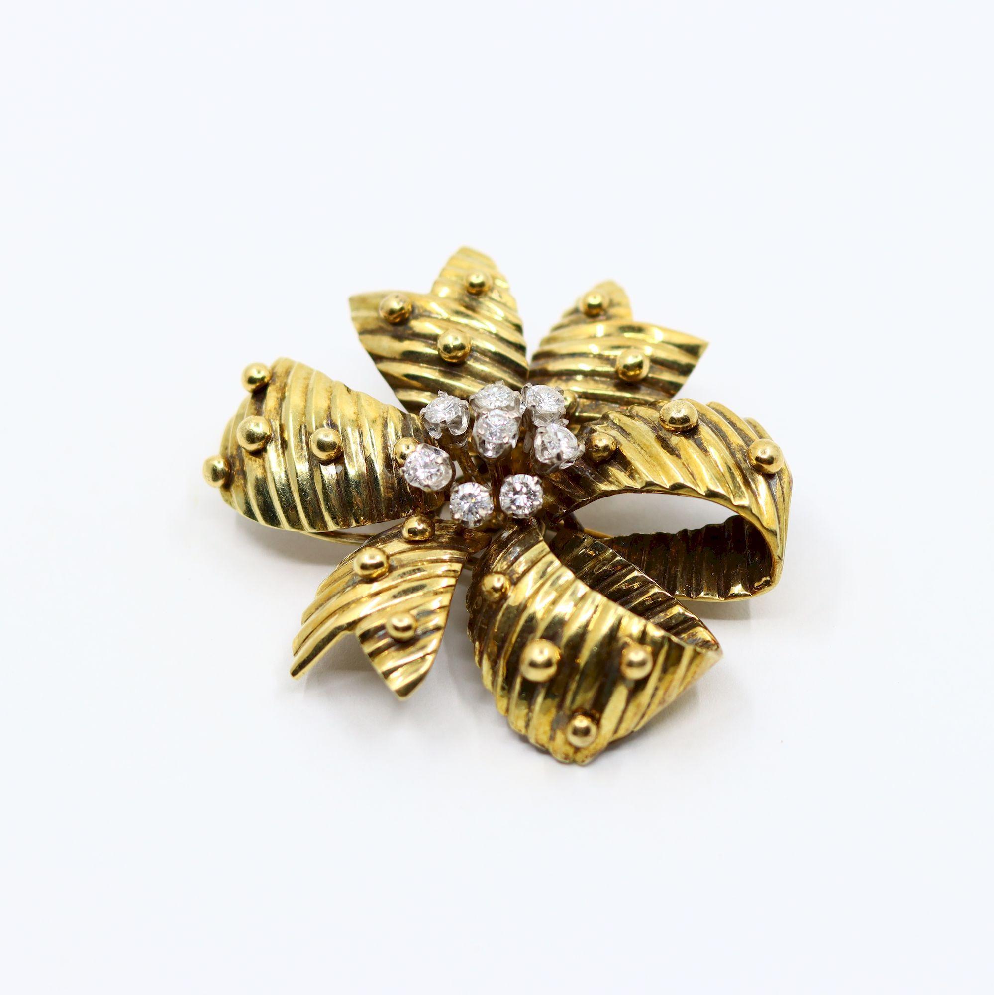 Vintage 14K Gold Diamond Bow Brosche Pin (Brillantschliff) im Angebot