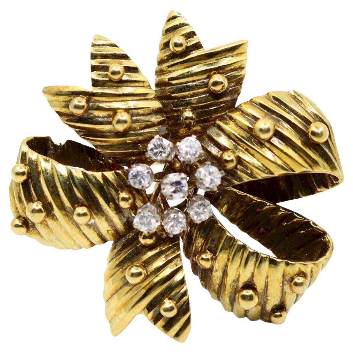 Vintage 14K Gold Diamond Bow Brosche Pin im Angebot