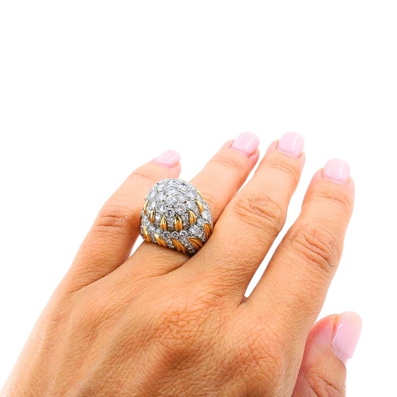 Taille ronde Vintage 14k Gold Diamond Cocktail Floral Dome Ring en vente