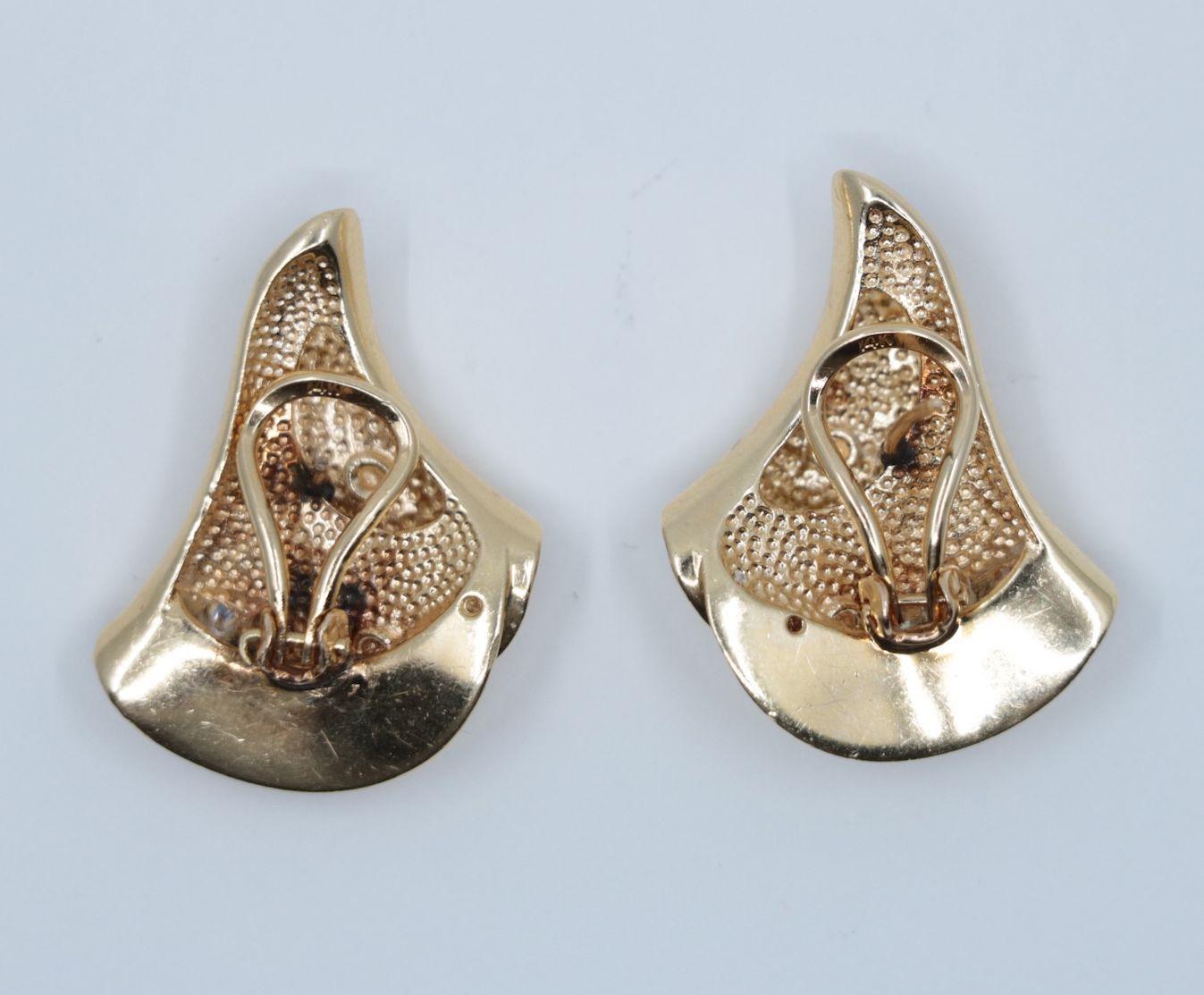 Taglio rotondo Orecchini vintage con diamanti in oro 14K in vendita