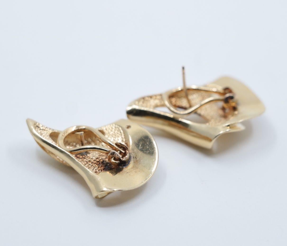 Donna Orecchini vintage con diamanti in oro 14K in vendita