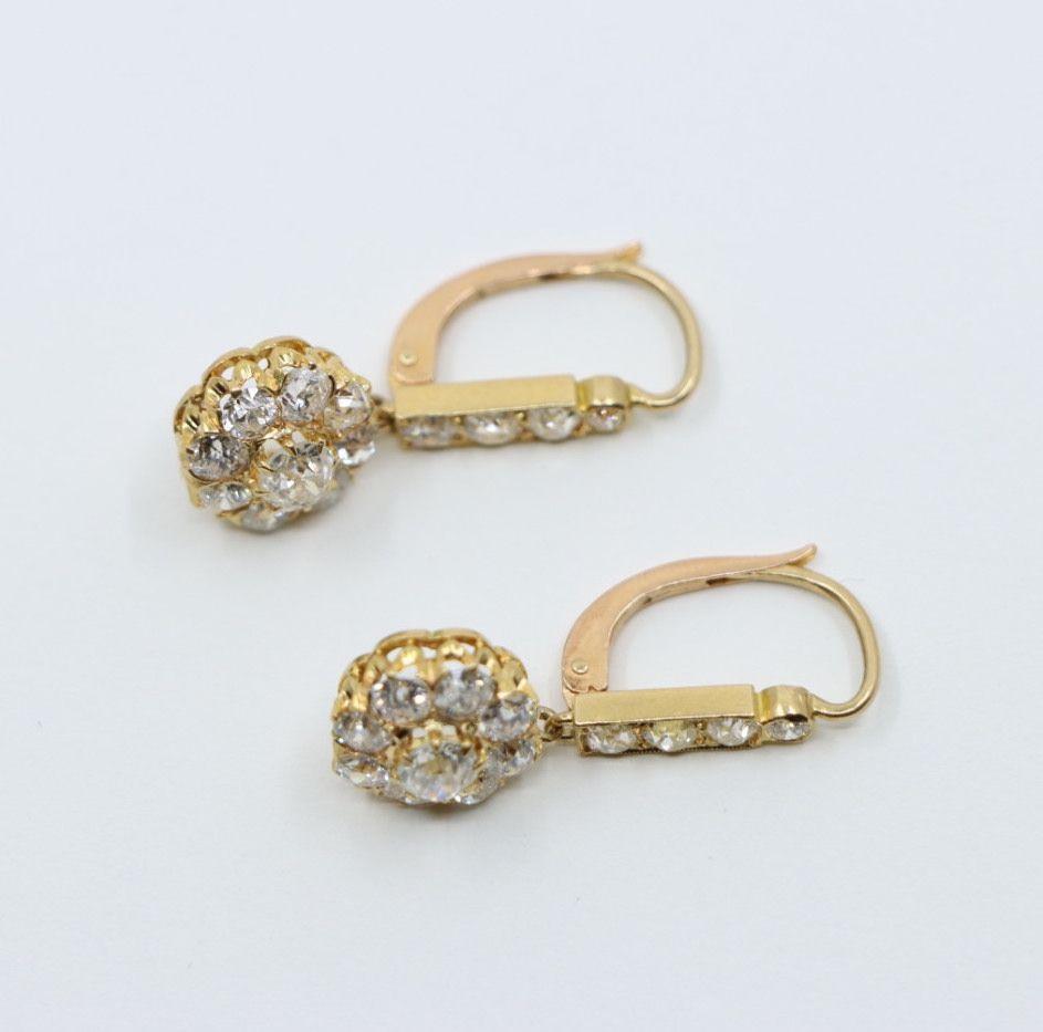 Vintage 14K Gold Diamond Flower Earrings For Sale 1