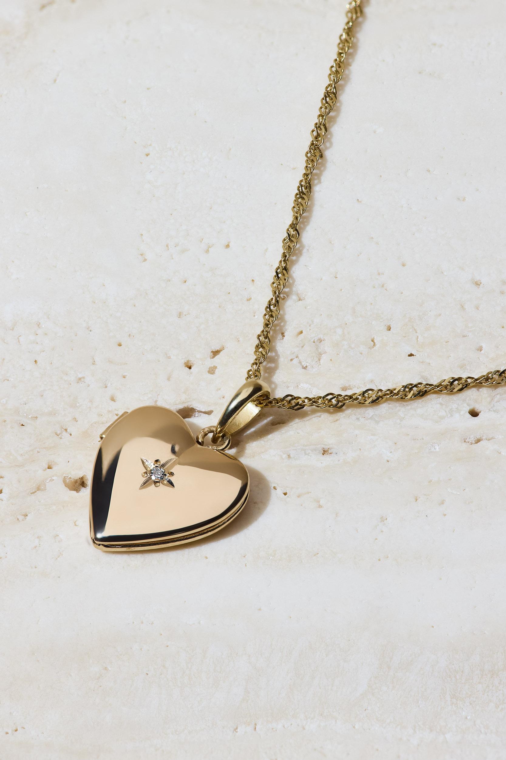 14k Gold and Diamond 1970s Heart Locket Pendant In Good Condition In Manhattan Beach, CA