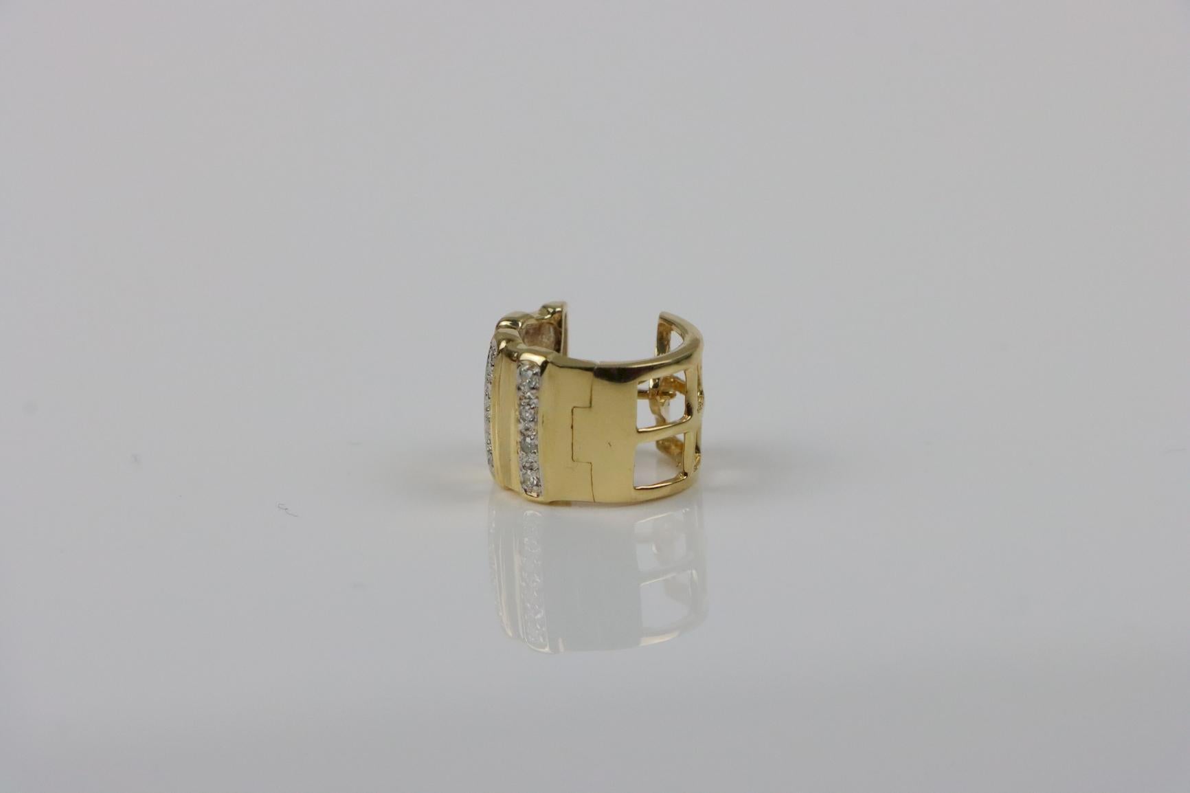 Pendientes Huggie Vintage de Diamantes de Oro de 14K en venta 4