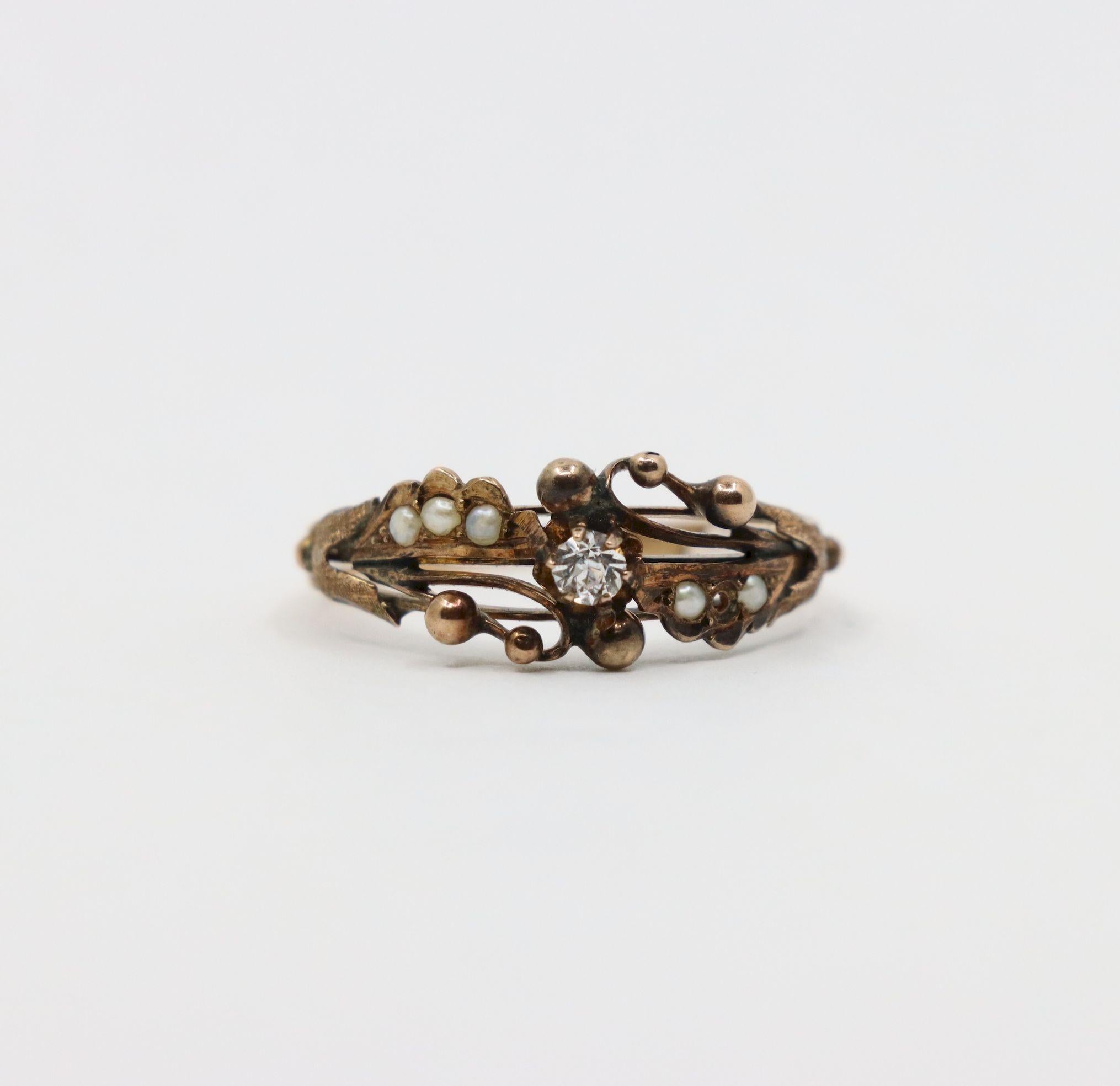 Round Cut Vintage 14K Gold Diamond Pearl Ring For Sale