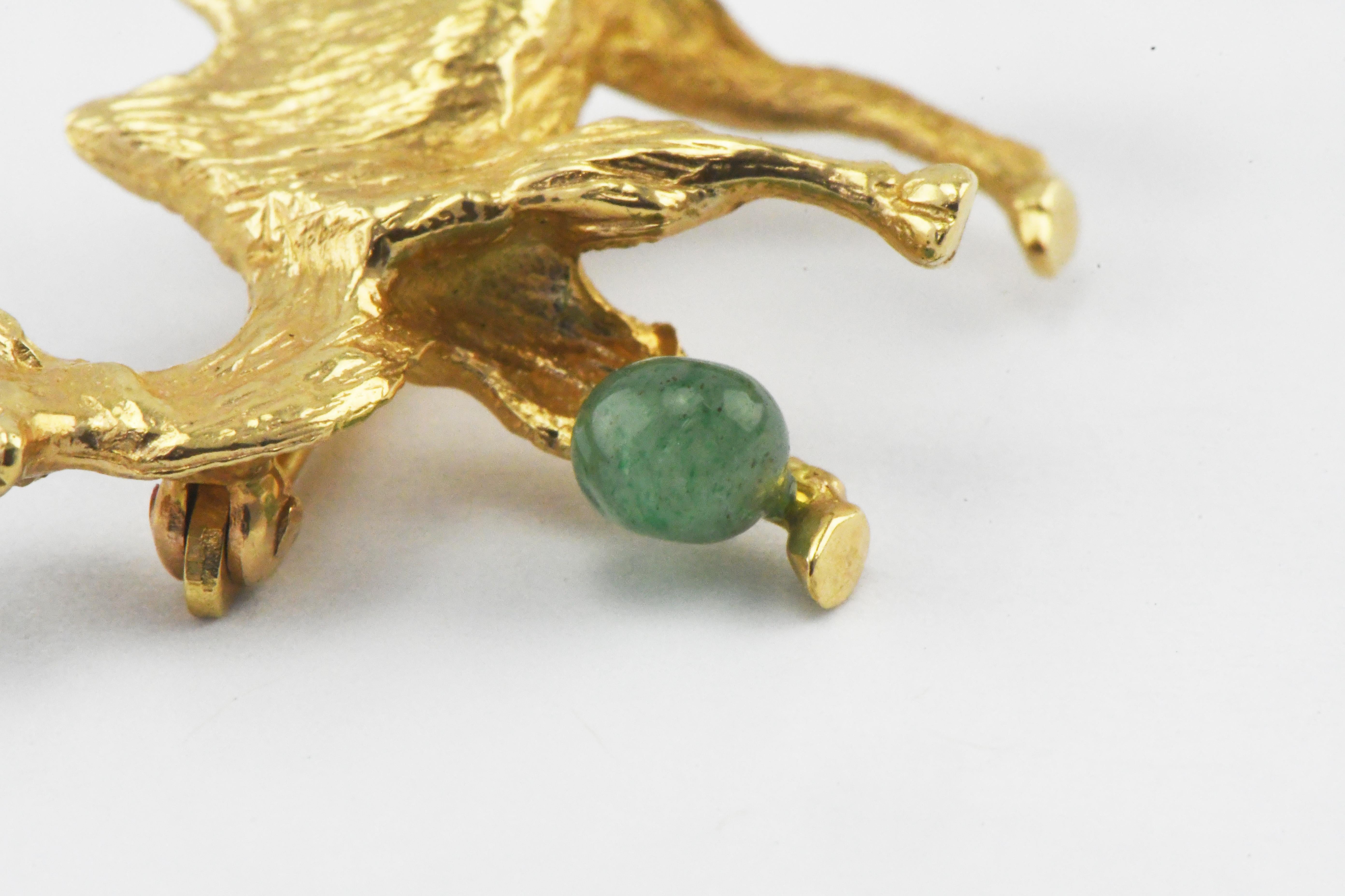 Round Cut Vintage 14 Karat Gold Double Hump Camel Pin Brooch with Jade Accent