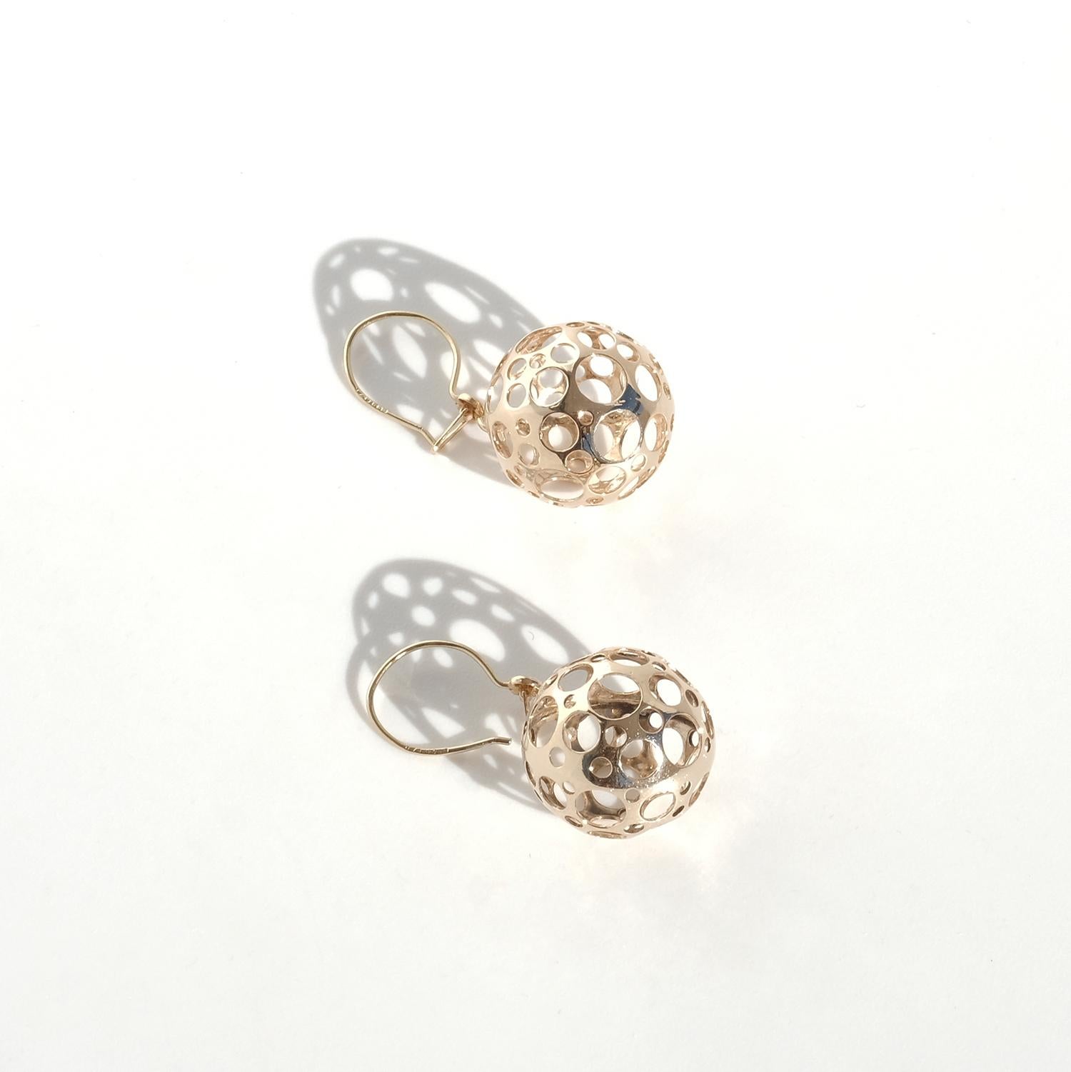 Vintage 14K Gold Earrings “Leppäkerttu” by Liisa Vitali For Sale 1