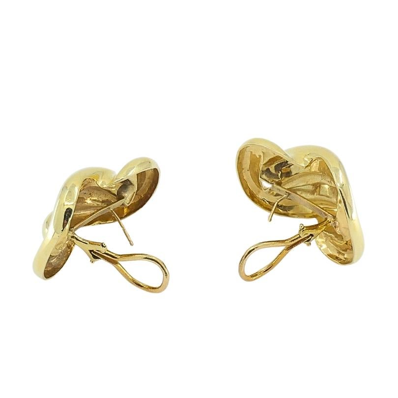 Vintage 14k Gold Earrings Swirl Design In Excellent Condition For Sale In Beverly Hills, CA