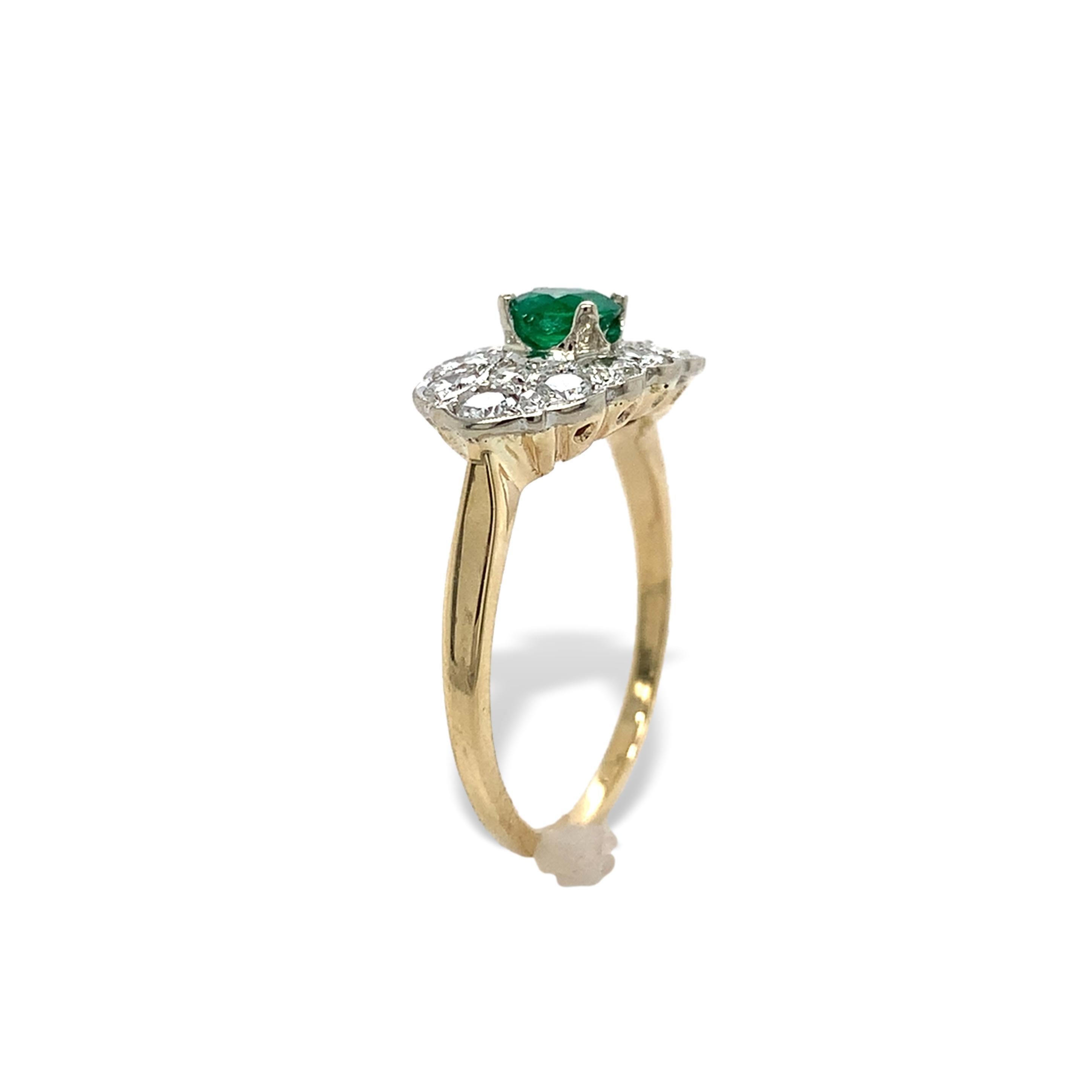 Taglio rotondo Anello vintage in oro 14K con smeraldo e diamanti, misura 7,25 in vendita