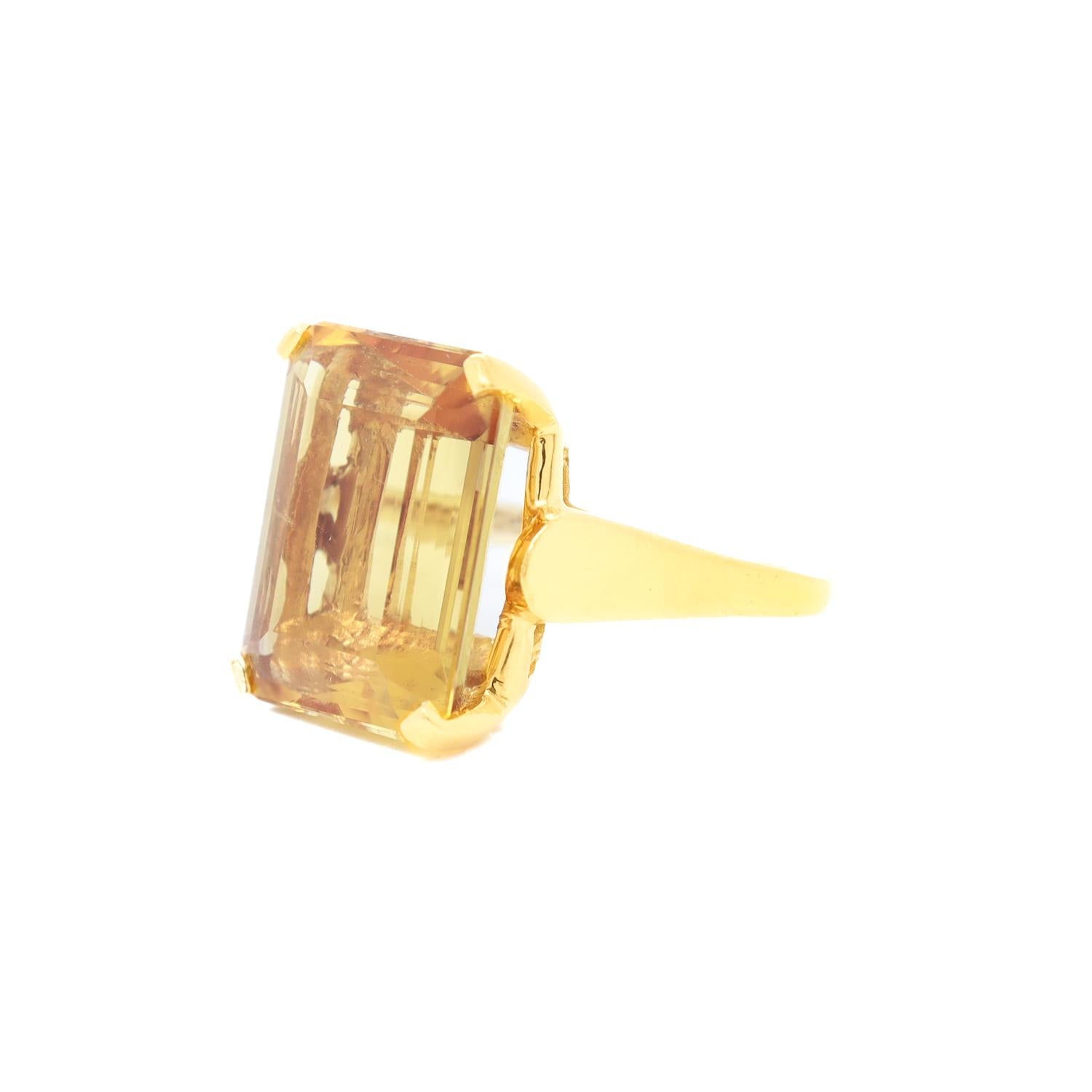 Vintage 14K Gold & Emerald Cut Citrine Cocktail Ring For Sale 2