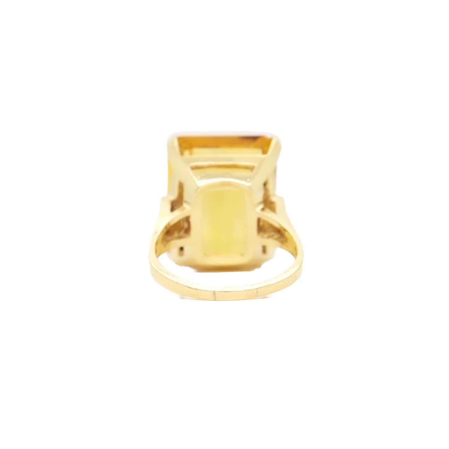 Vintage 14K Gold & Emerald Cut Citrine Cocktail Ring For Sale 4