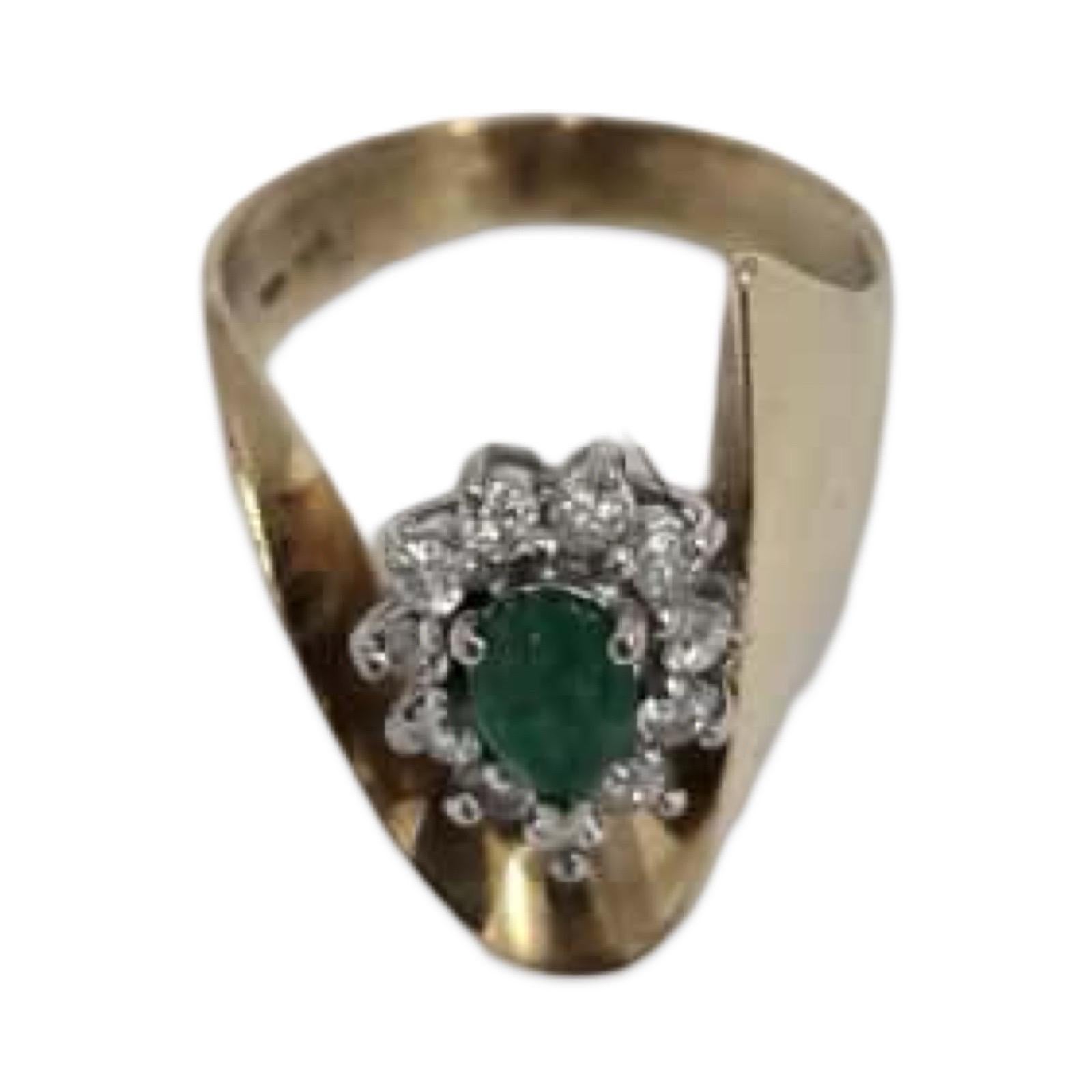 Vintage 14K Gold Emerald & Diamond Ring 0.84 TCW Bypass Design en vente 1