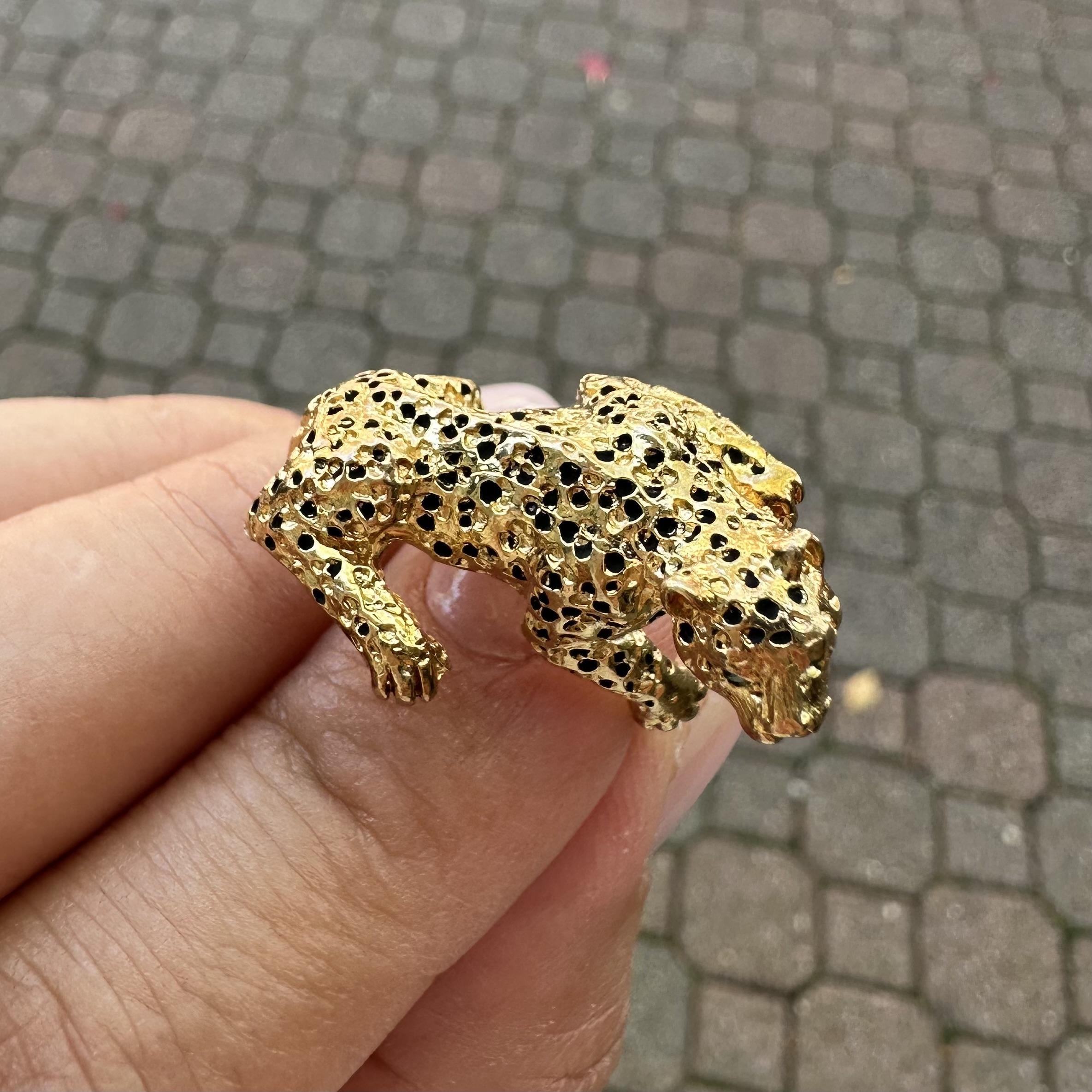 Anello d'epoca in oro 14k con occhi di smeraldo e smalto nero con macchie di leopardo saltatore in vendita 9