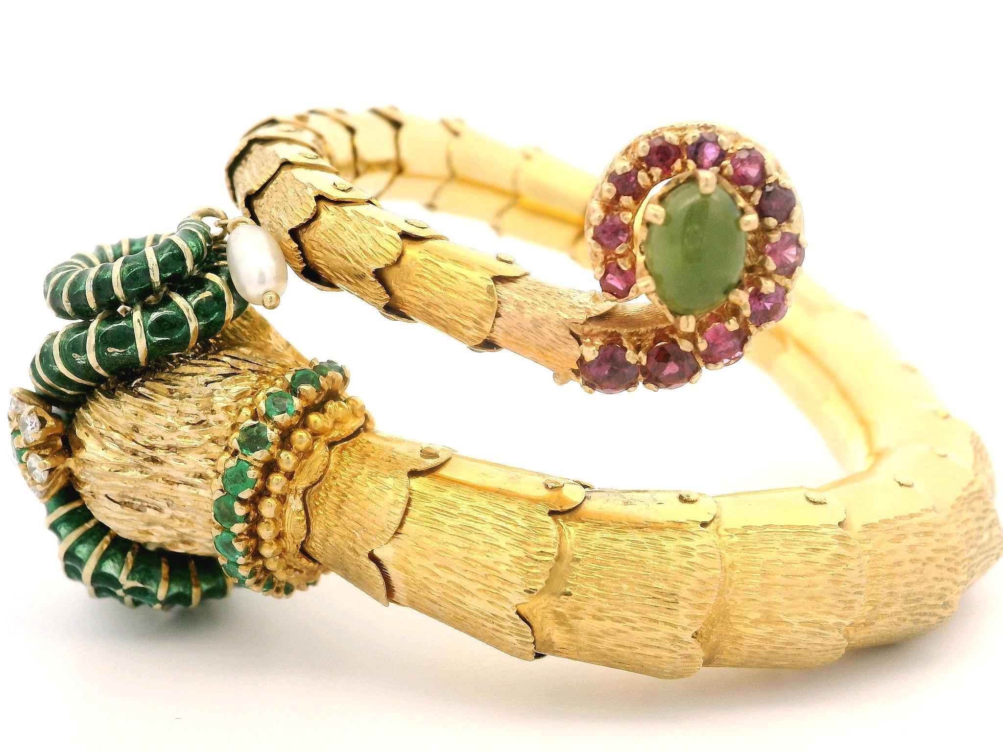 Ram Wrap-Armband, 14 Karat Gold Smaragd Jade Rubin Diamant & Perle Emaille Arbeit Damen im Angebot