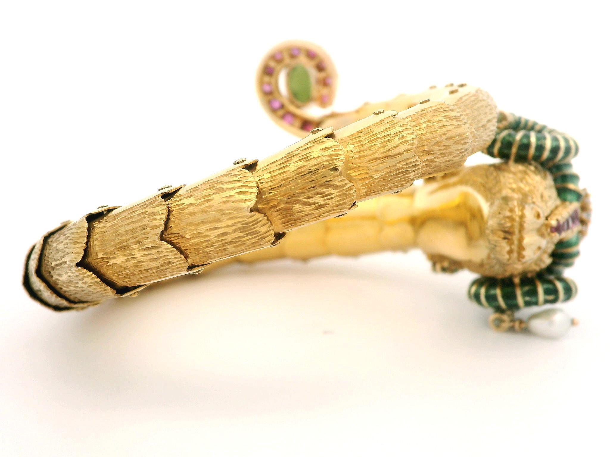 Ram Wrap-Armband, 14 Karat Gold Smaragd Jade Rubin Diamant & Perle Emaille Arbeit im Angebot 4