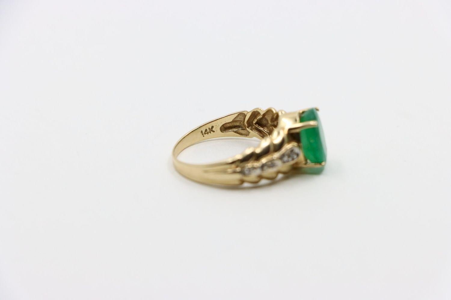 Women's or Men's Vintage 14K Gold Emerald Ring For Sale