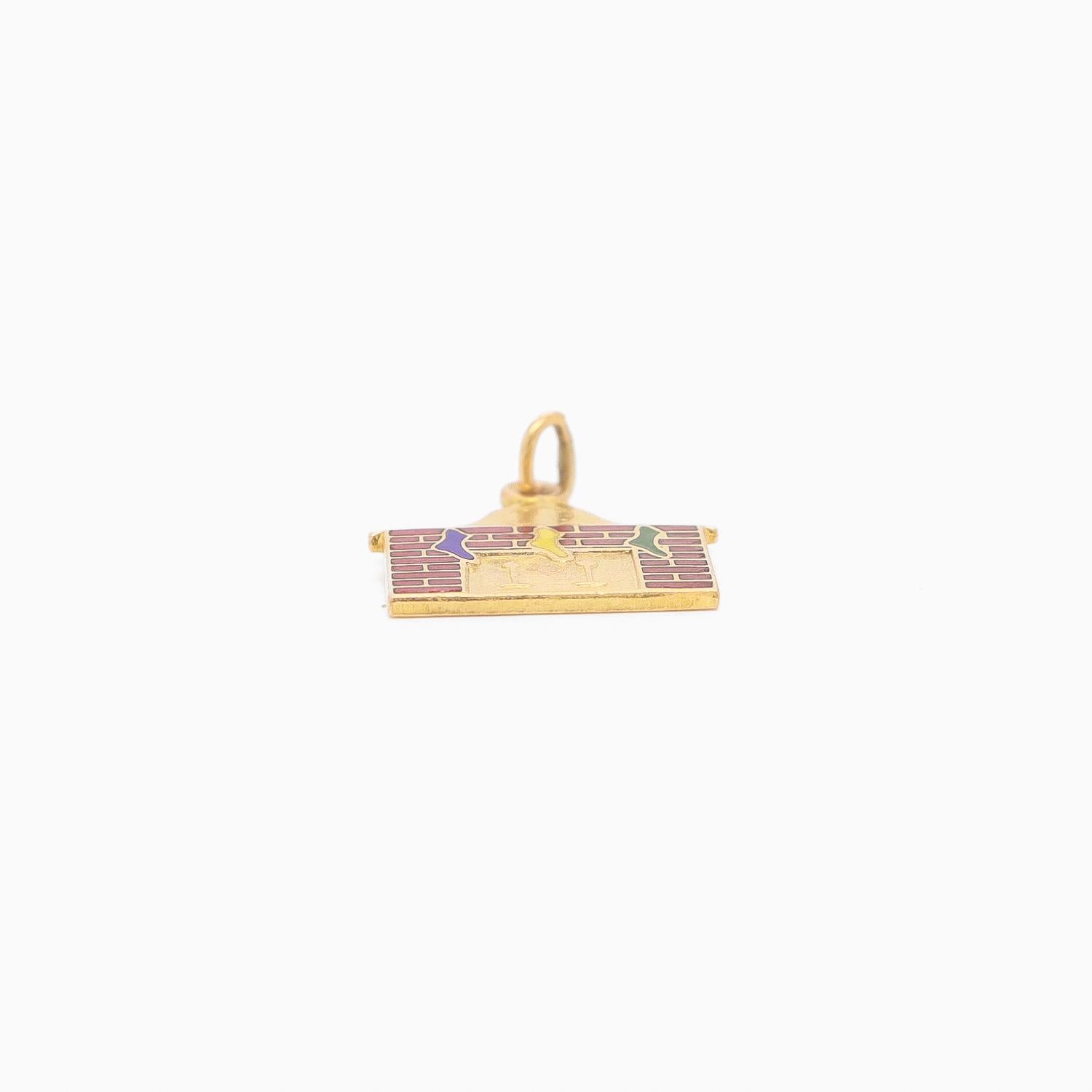 Vintage 14K Gold & Enamel Christmas Fireplace Charm for a Bracelet For Sale 6