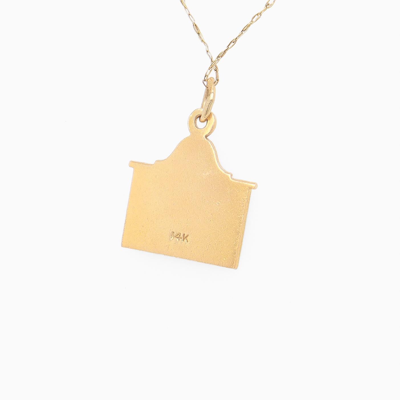 Vintage 14K Gold & Enamel Christmas Fireplace Charm for a Bracelet For Sale 2