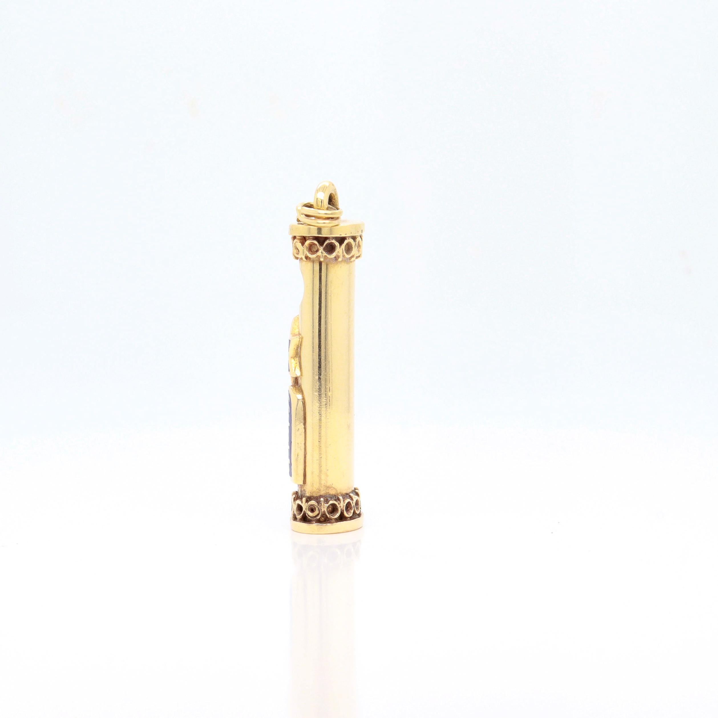 Mezuzah judaica vintage de oro de 14 quilates y esmalte para pulsera en venta 2