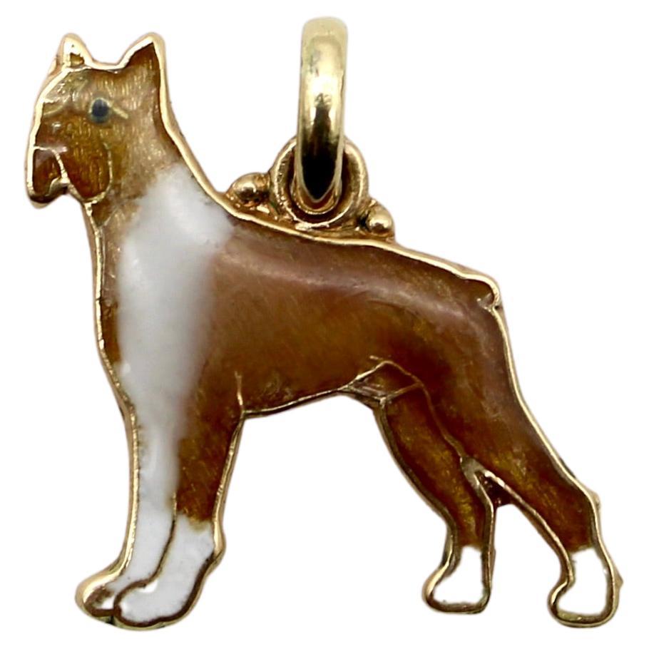 Breloque vintage chien boxeur en or 14 carats émaillé en vente