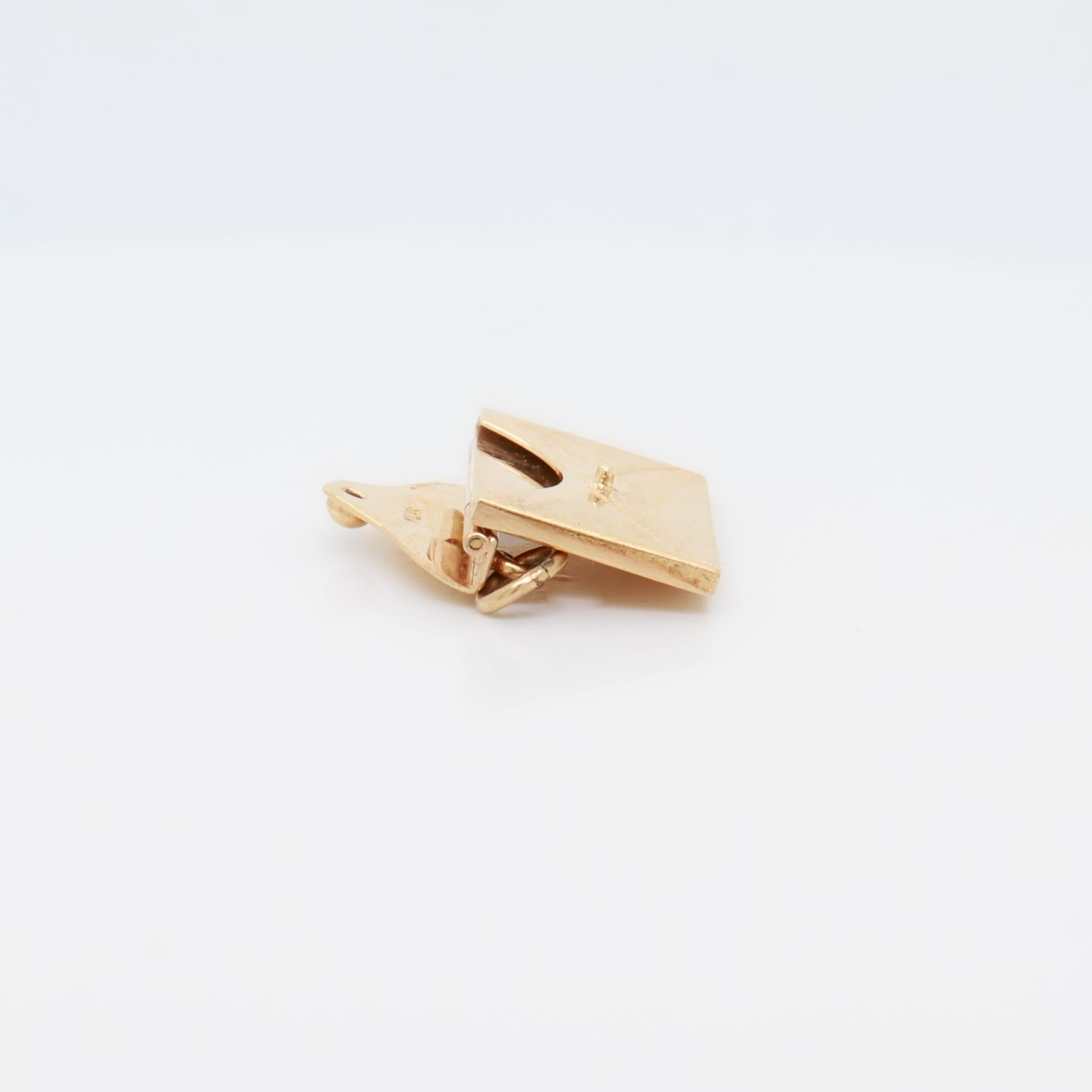 Vintage 14K Gold Envelope with Folding Closure Flap Charm for a Charm Bracelet For Sale 13