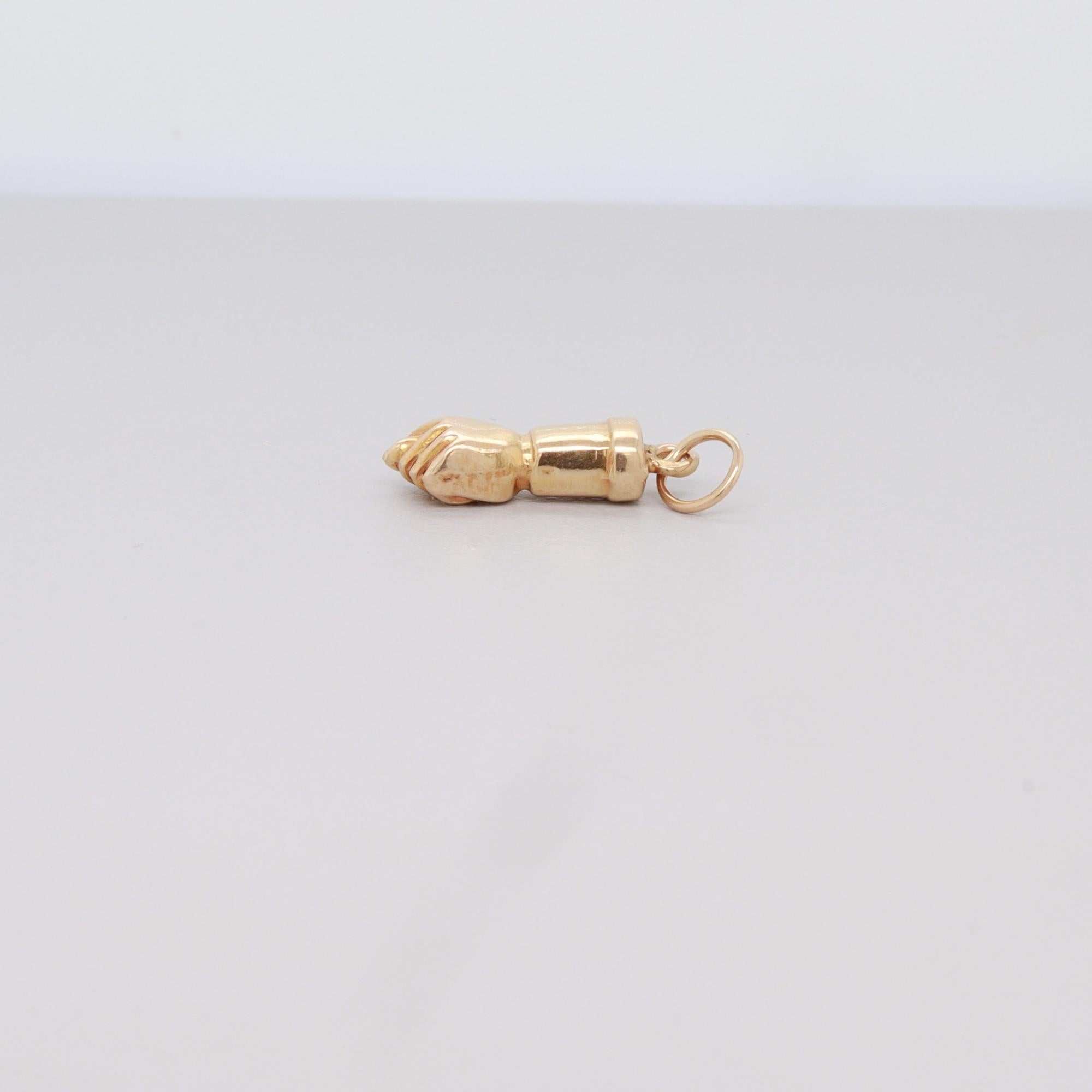 Vintage 14K Gold Fig Sign / Mano Figa Pendentif ou breloque pour un bracelet en vente 6