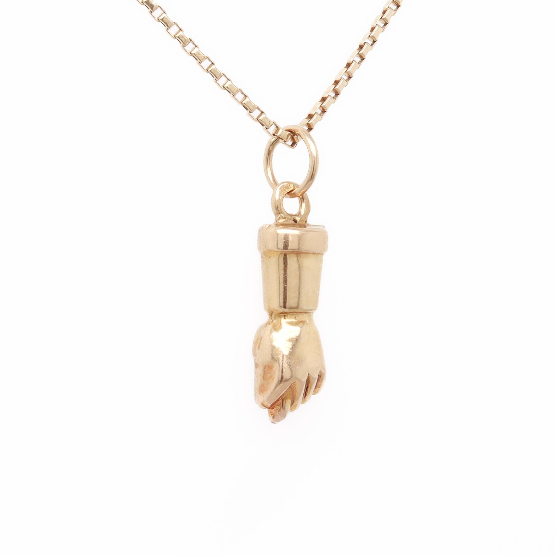 Vintage 14K Gold Fig Sign / Mano Figa Pendentif ou breloque pour un bracelet Unisexe en vente